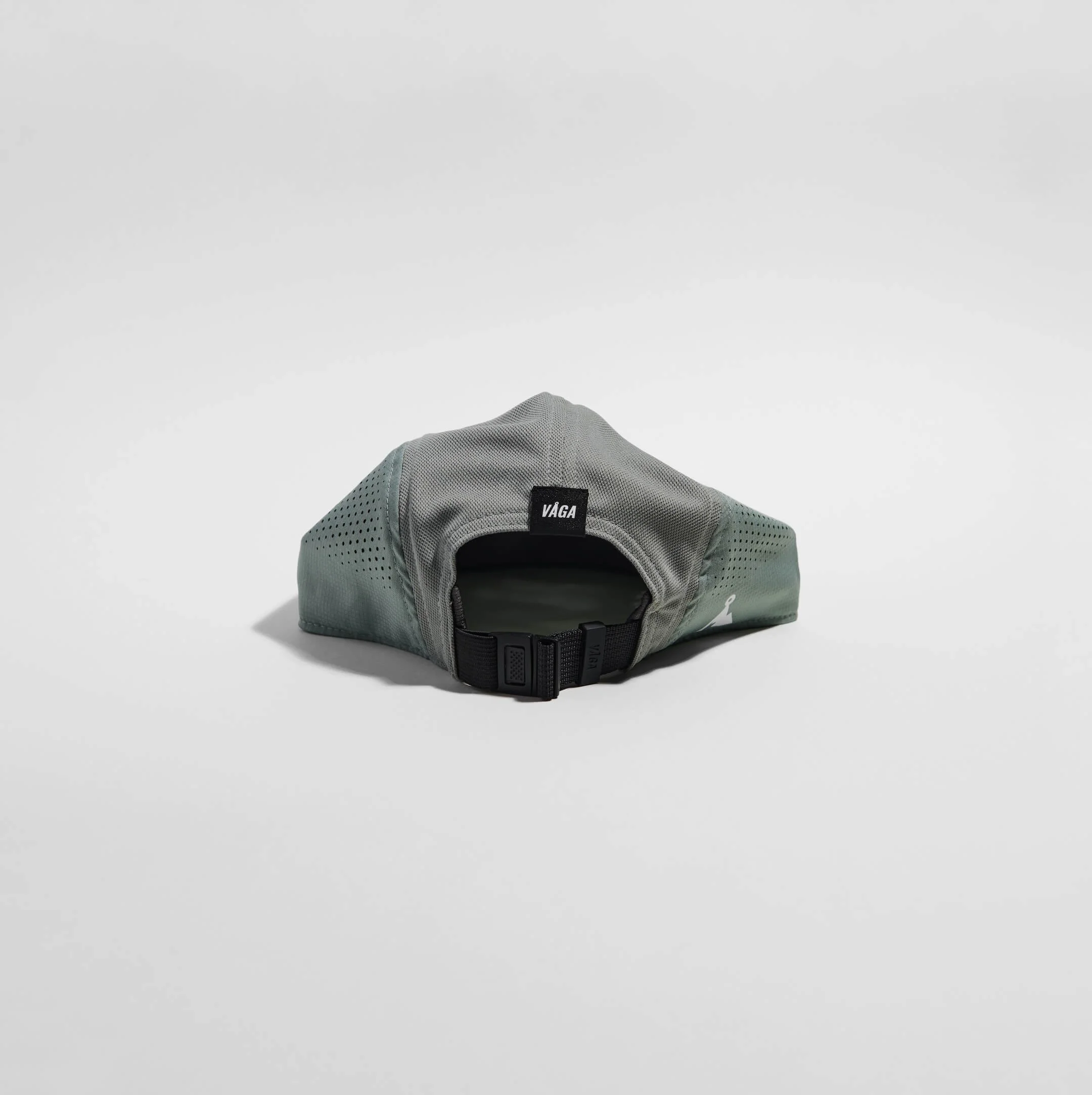 vaga-feather-racing-cap-running-cap-sage-green-back.jpg