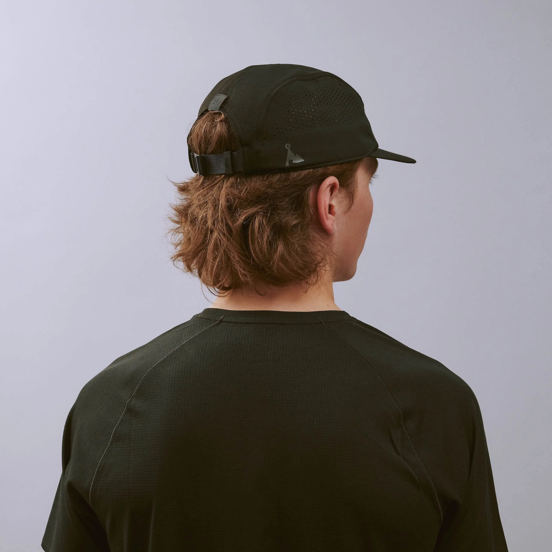 vaga-feather-racing-cap-black-e-model-angle.jpg