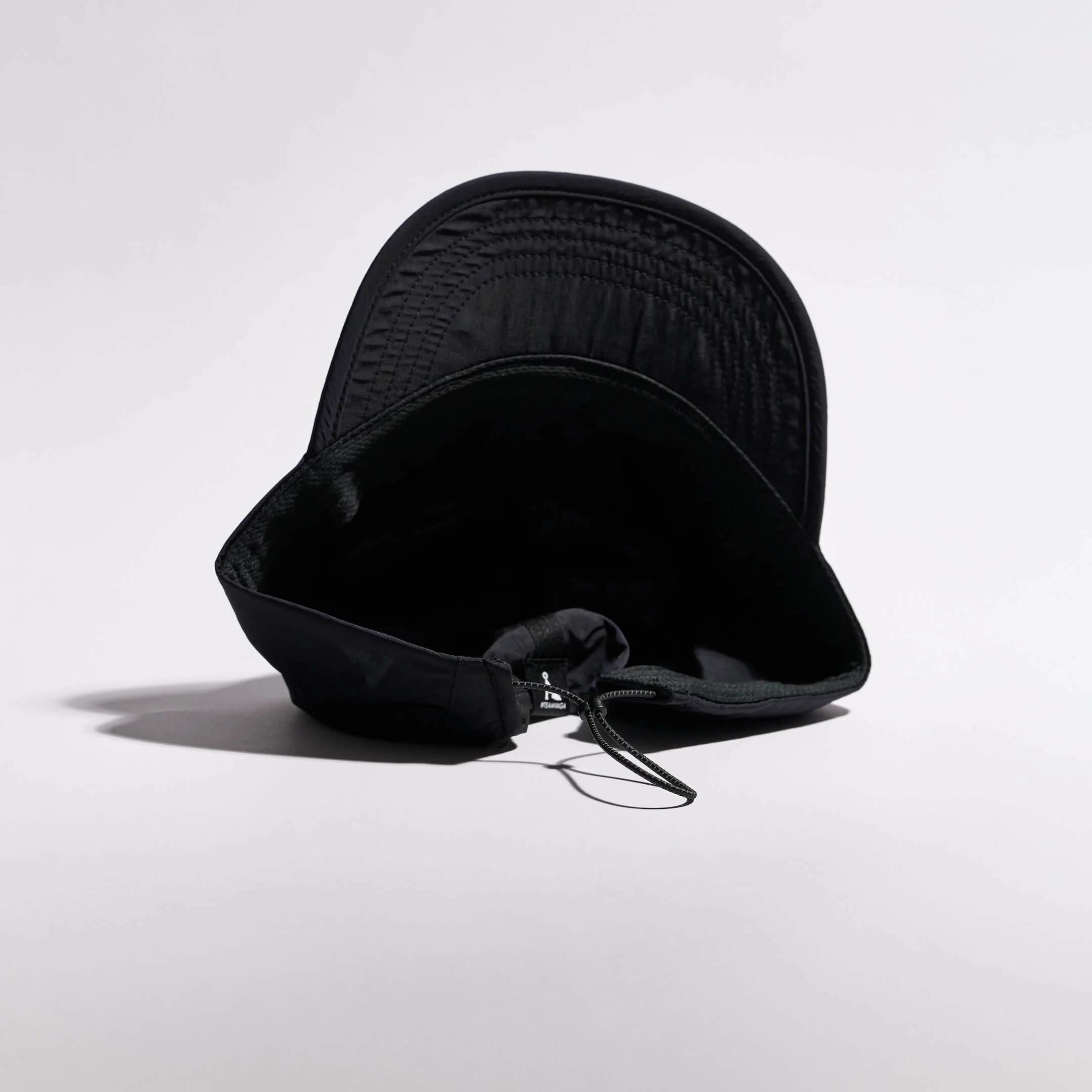 vaga-pacer-cap-running-cap-black-underside.jpg