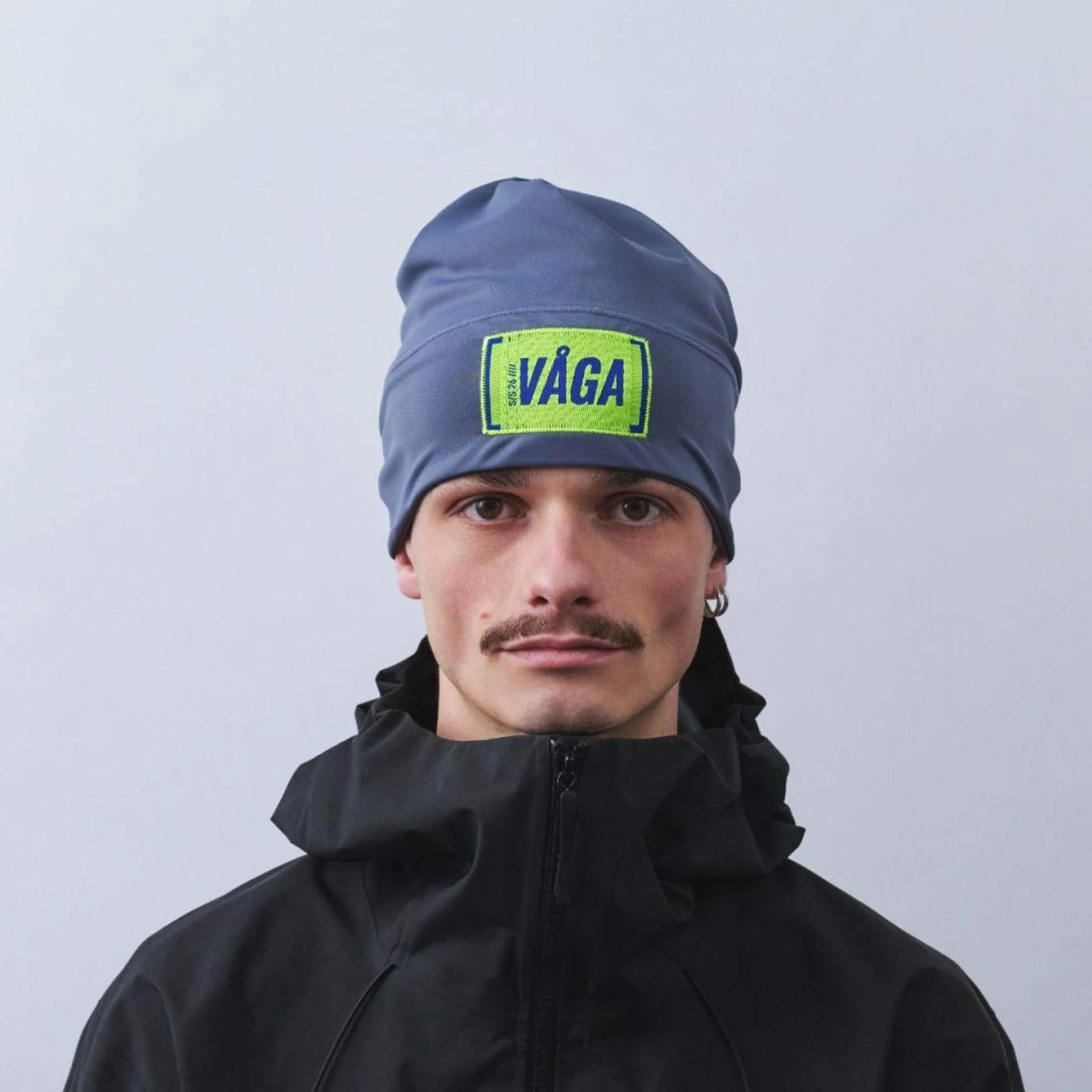 vaga-midweight-supersoft-skull-cap-running-beanie-slateblue-model-front.jpg