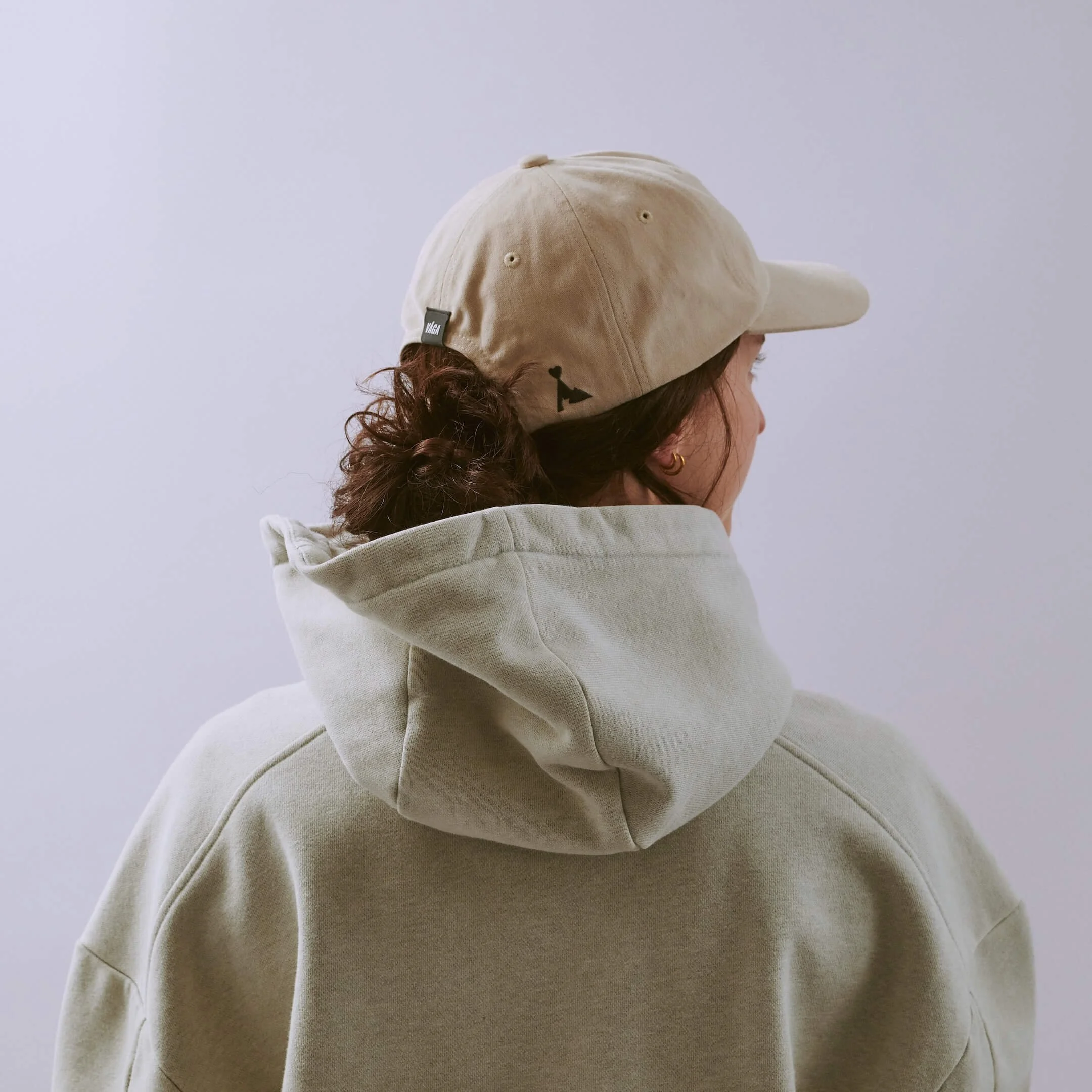 vaga-didnt-go-lifestyle-cap-Ecru-model-l-angle.jpg