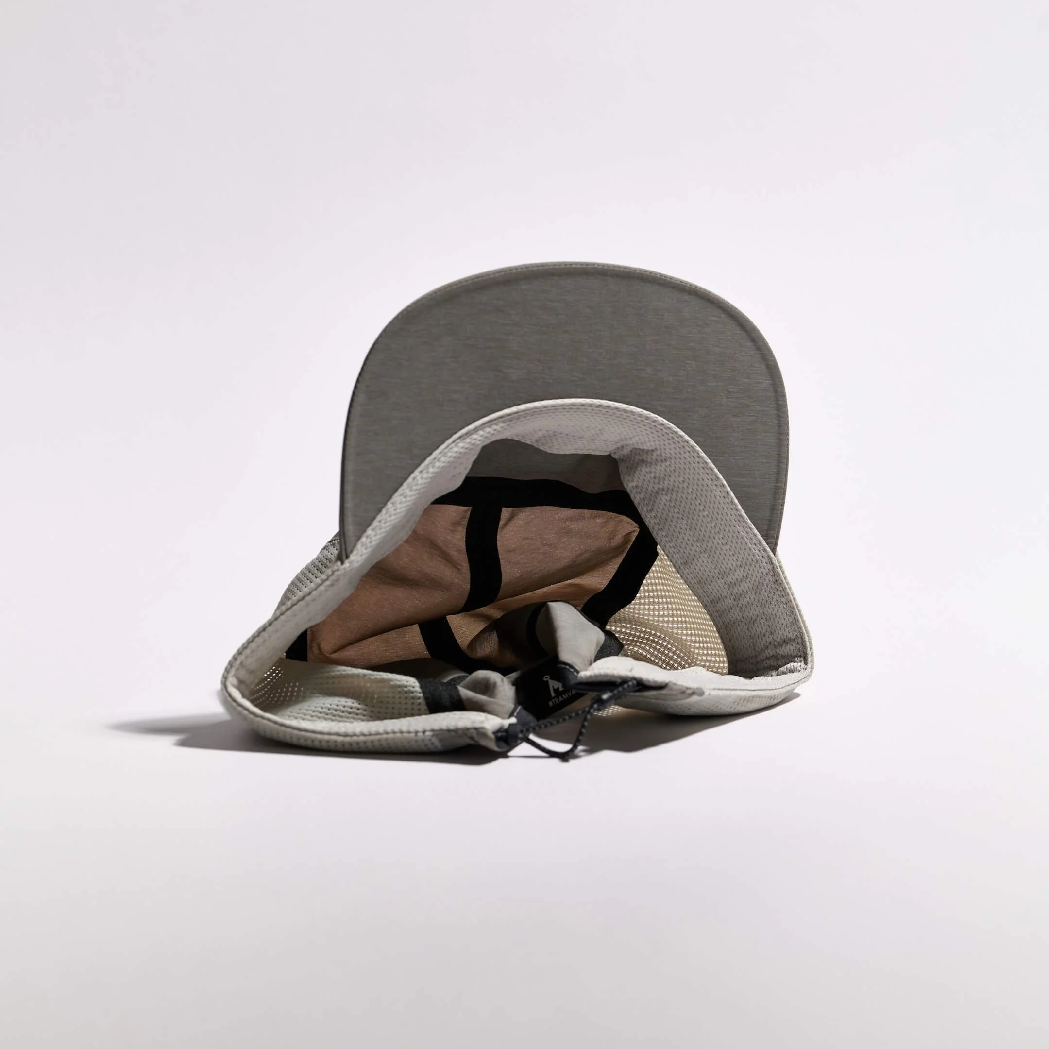 vaga-mesh-flex-running-cap-midgrey-underside.jpg