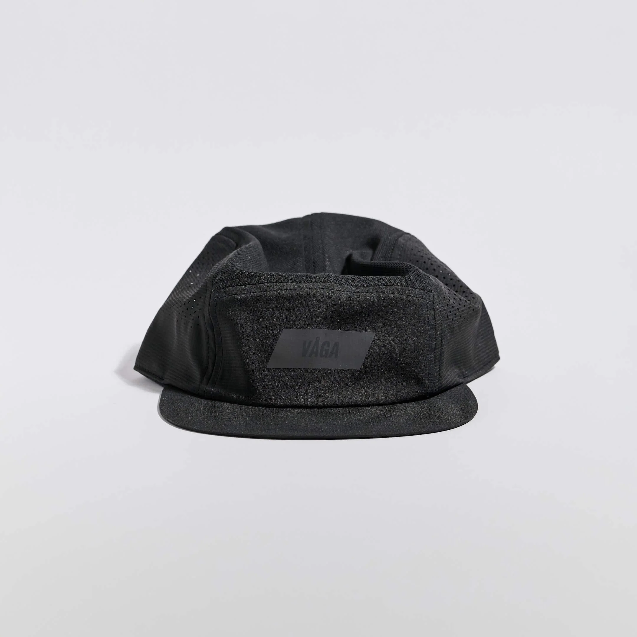 vaga-feather-racing-cap-black-front.jpg