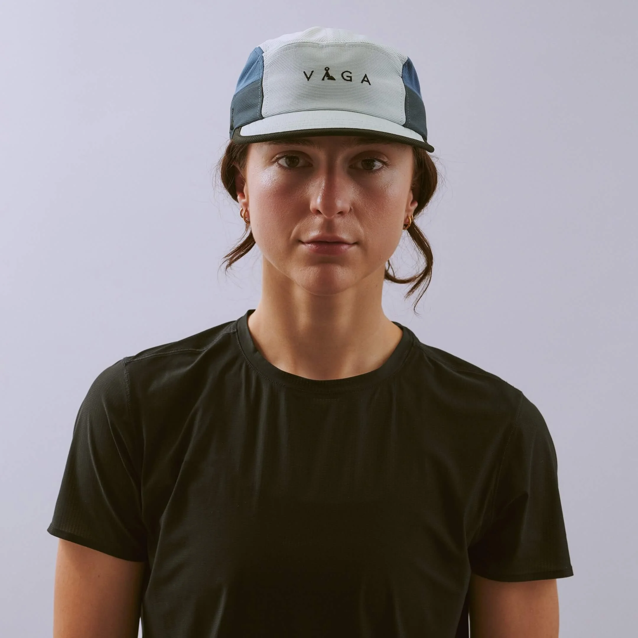 vaga-club-cap-running-cap-Mint-Teal-Black-l-model-front.jpg