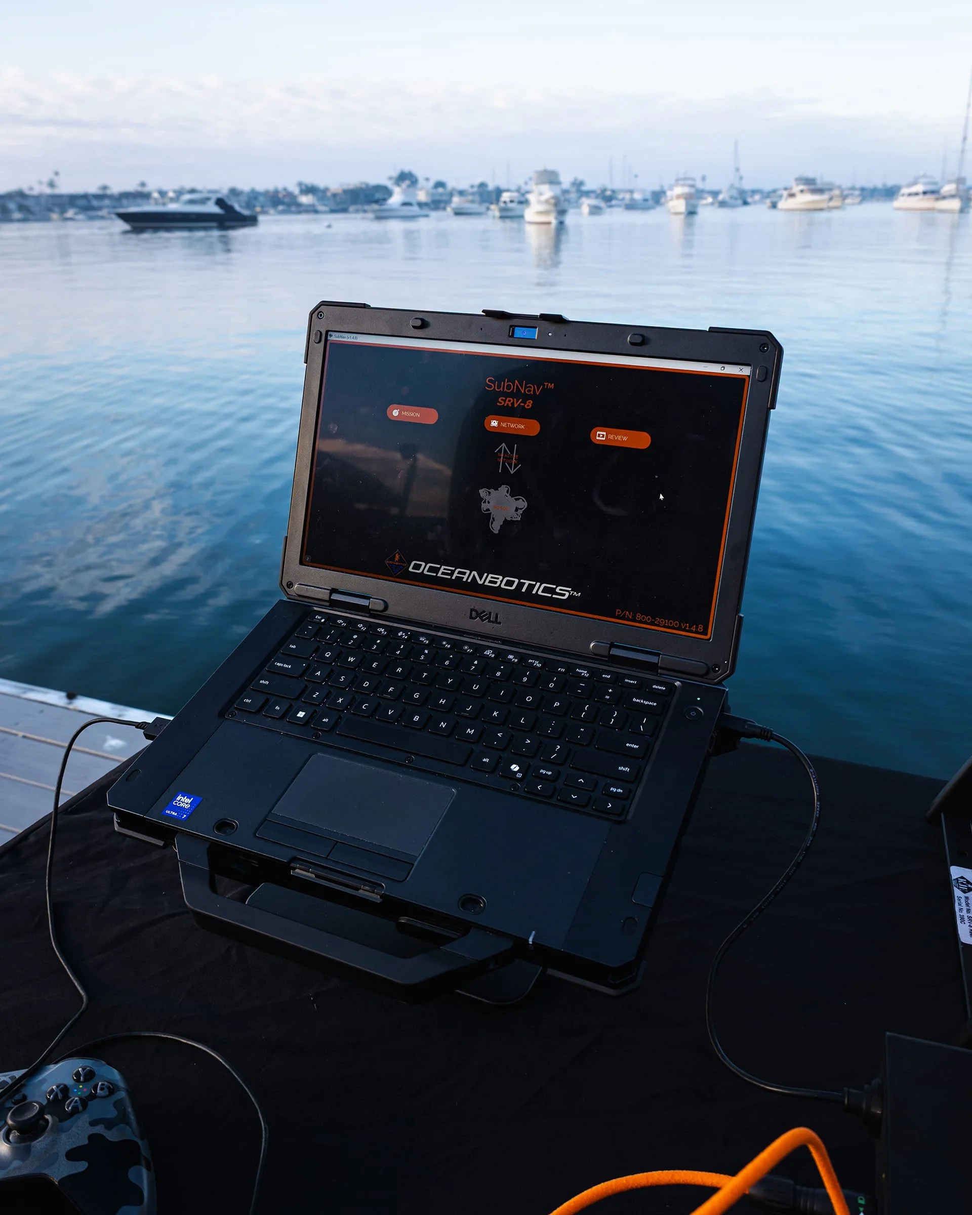 Den intuitiva programvaran SubNav ger dig samma funktioner i denna ROV i SRV‑8 och SRV‑8X
