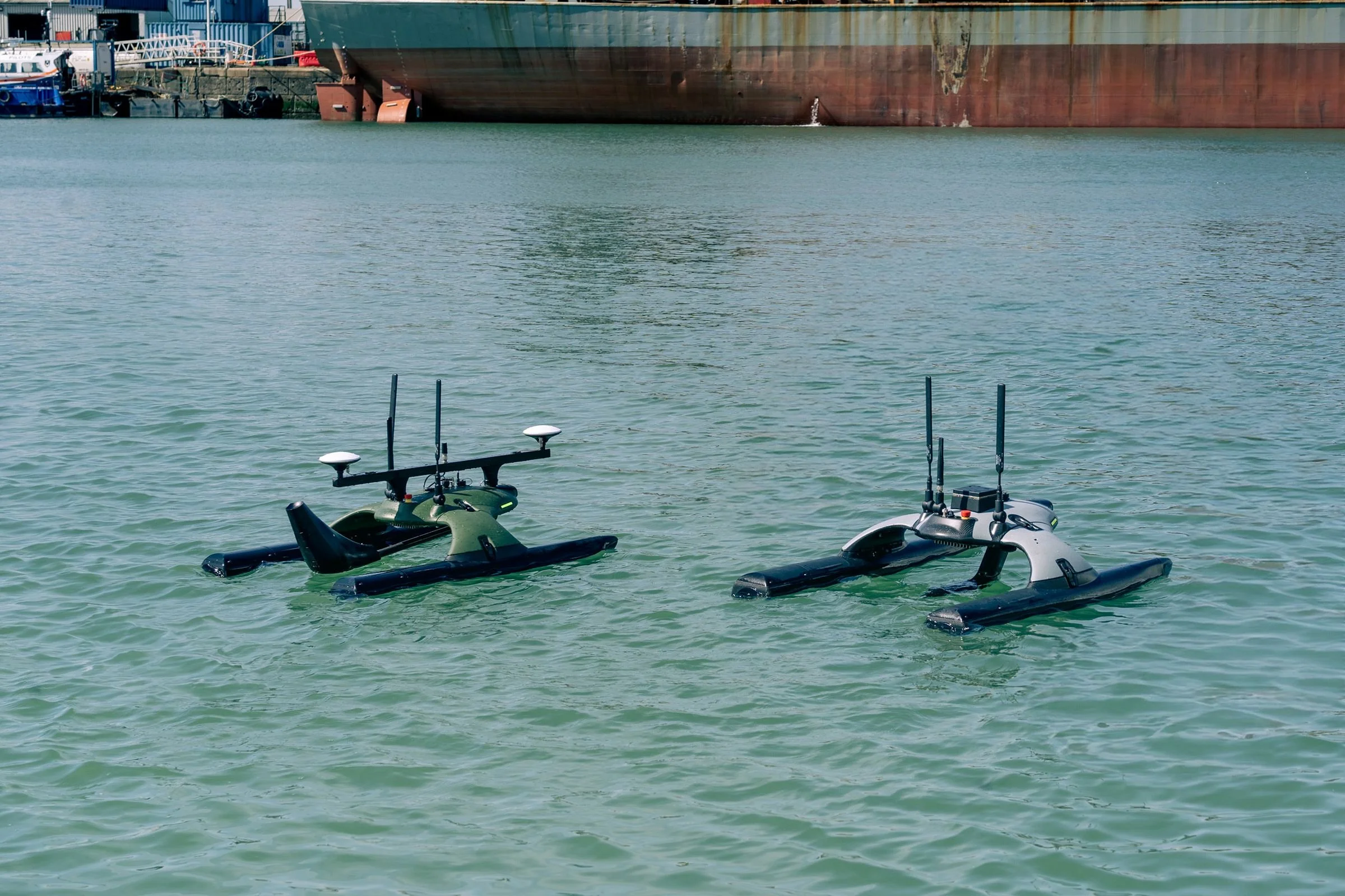 The EvoLogics Sonobot 5 is an advanced uncrewed surface vehicle (USV) engineered for automated hydrographic surveys, infrastructure inspections, environmental monitoring or search and rescue operations in inland and coastal waters.