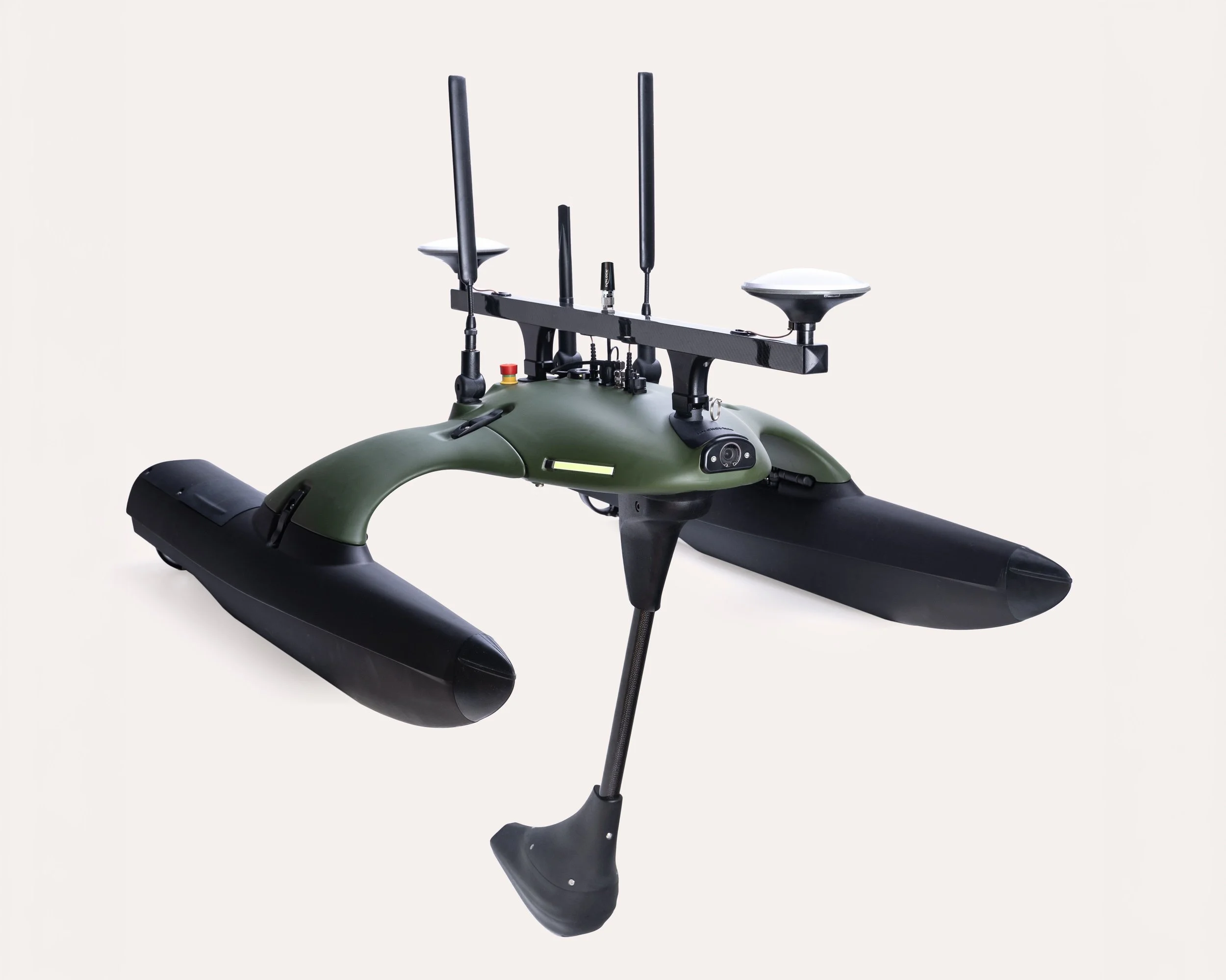 Equipped with a USBL antenna, the Sonobot 5 acts as a mobile surface gateway for acoustic positioning networks