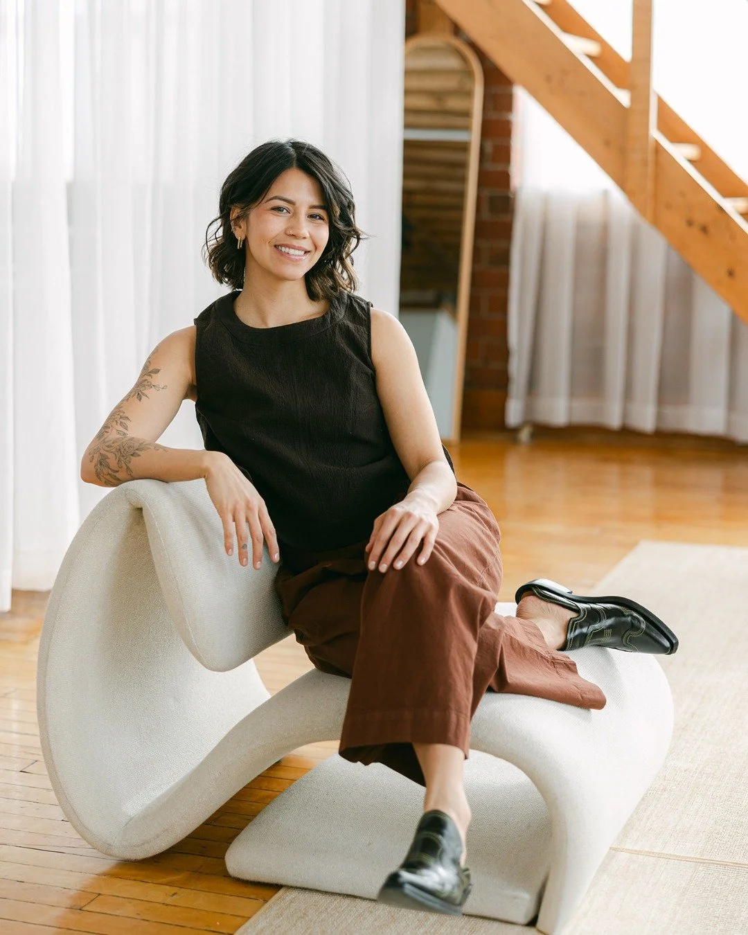 I'm Alex and I specialize in supporting adults navigating anxiety, CPTSD, perfectionism, burnout, relationships, and life transitions. Drawing from Somatic Experiencing, Trauma-Informed Stabilization Treatment (parts work), and mindfulness based cogn