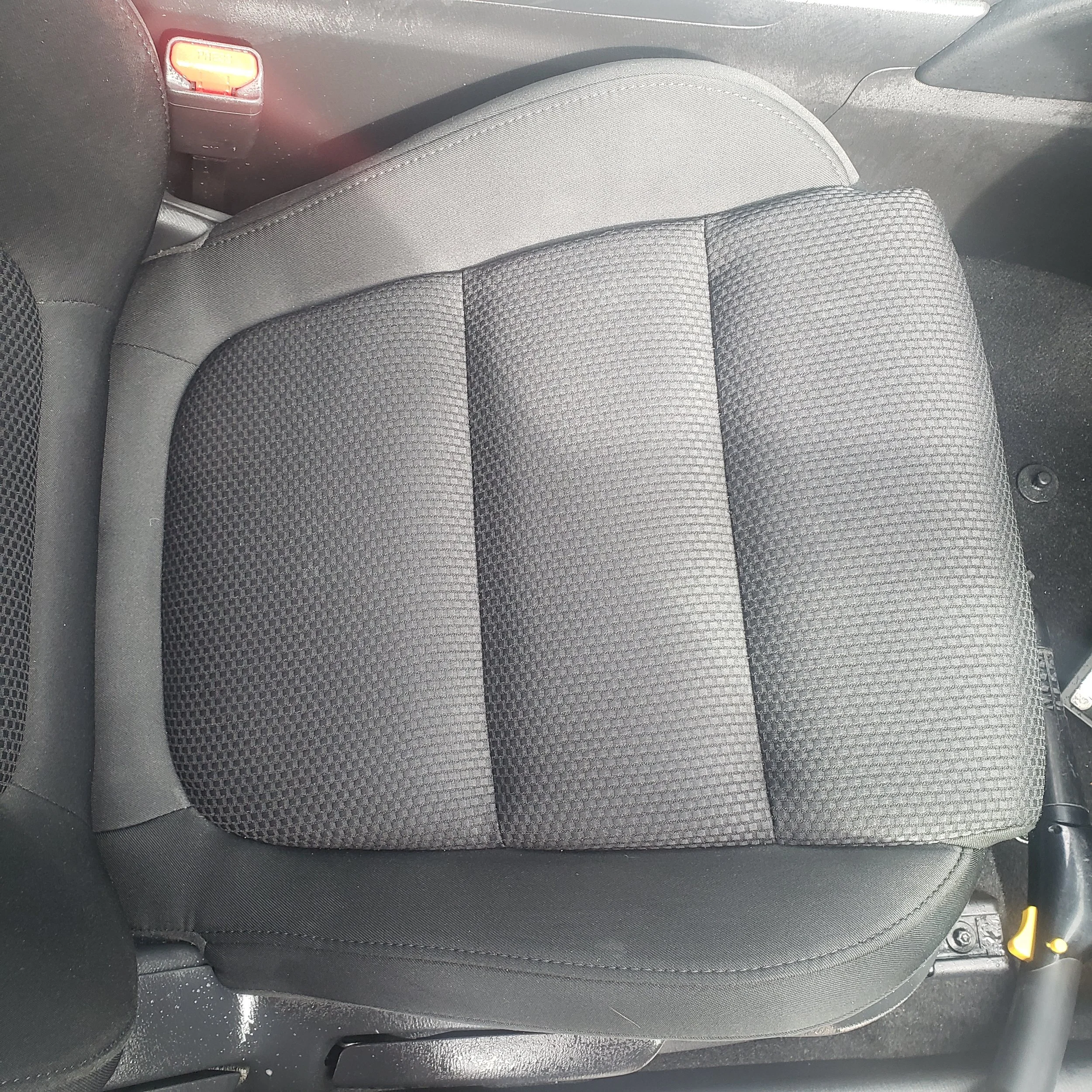 seat shampoo applied using 3d upholstery & carpet shampoo