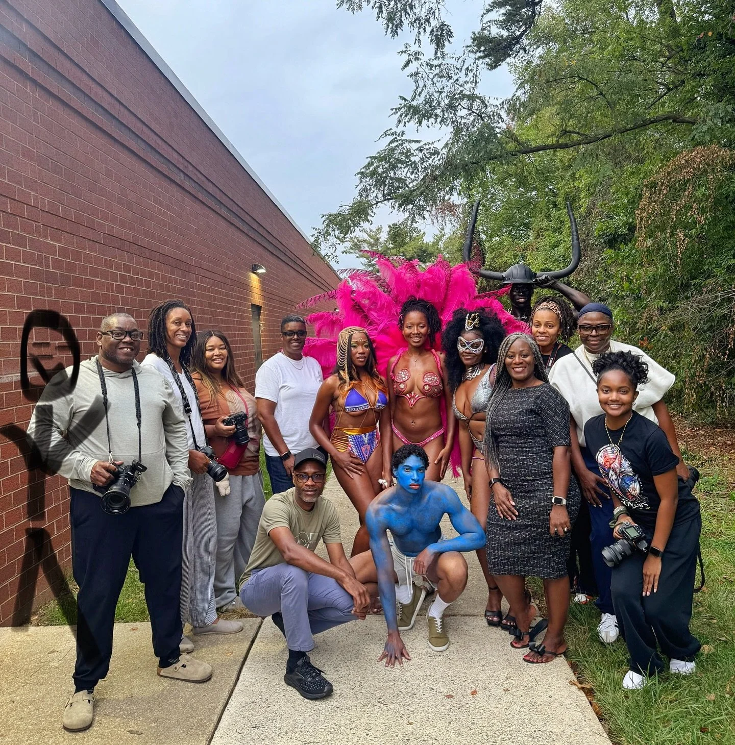 📸📸 September Workshop Crew 📸📸
Almost the entire class from August came back for September!! And we had some new faces mixed in 🥰. Shoutout to stick figure @seanburgandyshootsfashion who left before our picture 🤣.

From the costumes to the venue