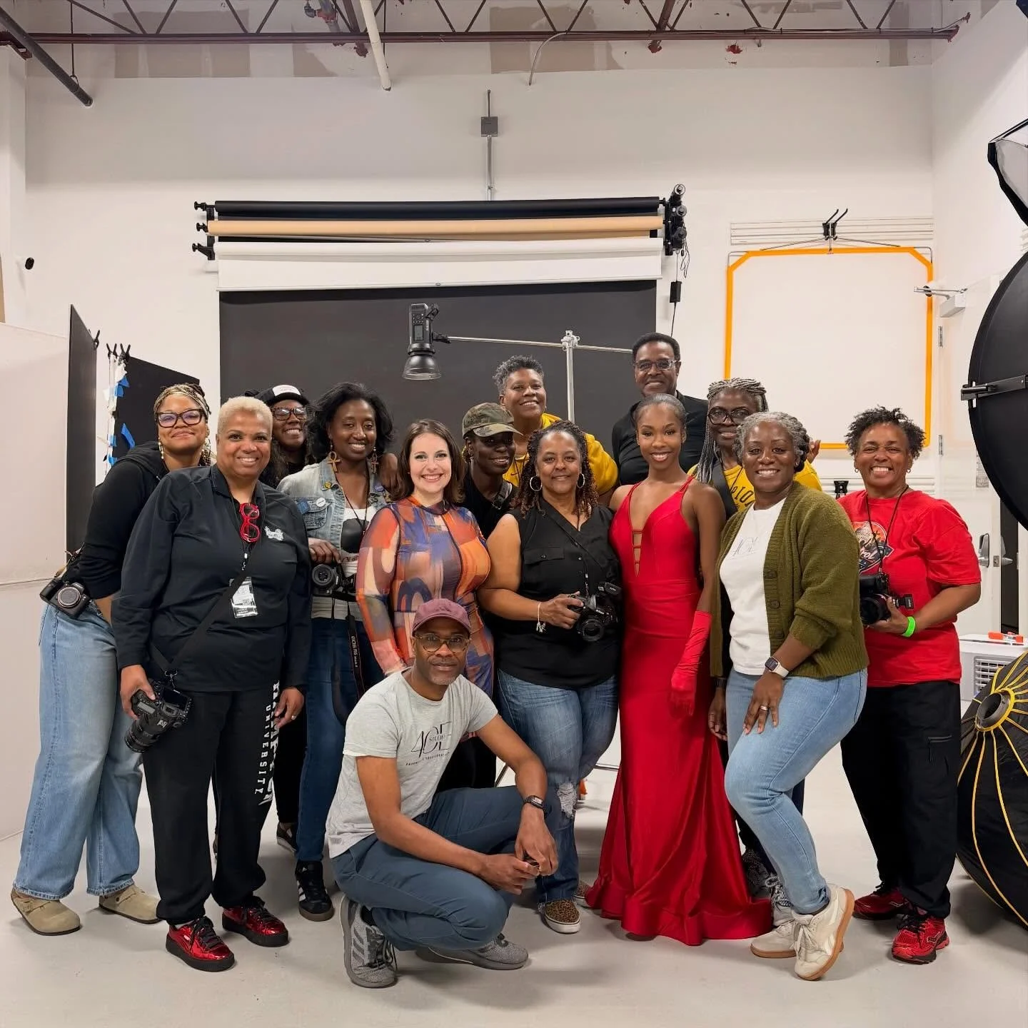 📸📸 April Workshop Crew 📸📸

It was an absolute pleasure to host this full class of women photographers!! It&rsquo;s a different vibe when friends take a class together 🥰. 

We stressed them out with a challenge to start the class 😂, and then wat