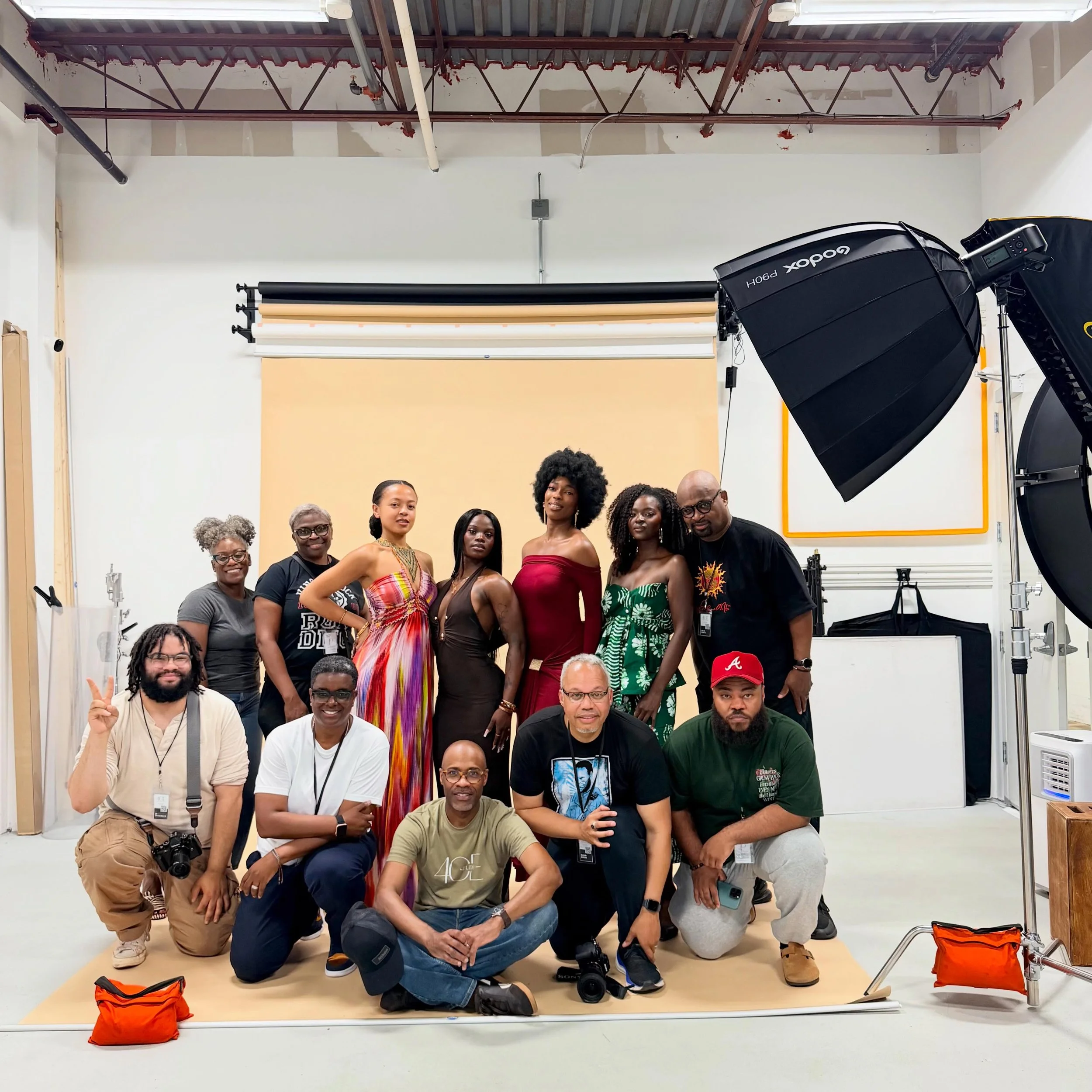 📷📷 May Workshop Crew 📷📷

The most enjoyable part of each workshop is what I like to call the &ldquo;lightbulb phase&rdquo; where our amazing instructor @kasimgeorgephotography breaks down the lighting and the reasoning for each lighting decision,