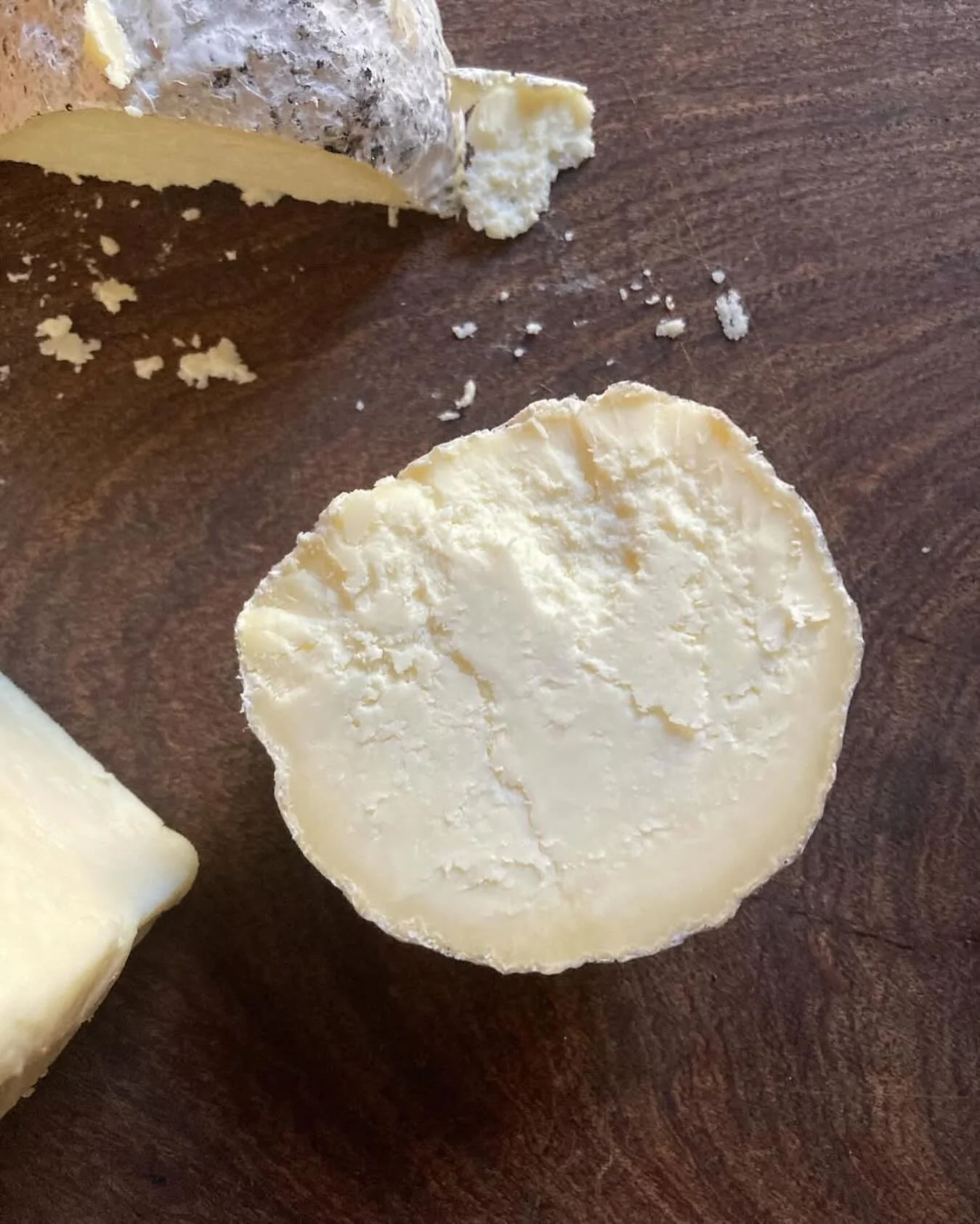 @ballerinocreamery
&bull;
Bring your cotton bags, your sense of community and your tastebuds to the @stauntonfarmersmarket tomorrow, Saturday, 7 to noon. We&rsquo;ll have a nice line up of September dairy delicacies. #lovestaunton #virginiacheeses #s