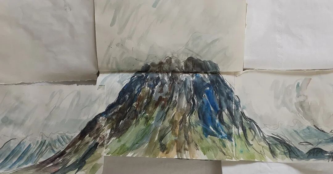 The walk from Kingshouse to Kinlochleven was magnificent,  yesterday.  Apologies for these confusing and scrappy sketches,  made by joining bits of paper together! But that's what I had to do!
#Scotland #westhighlandway #Glencoe #kingshouse #stobdear