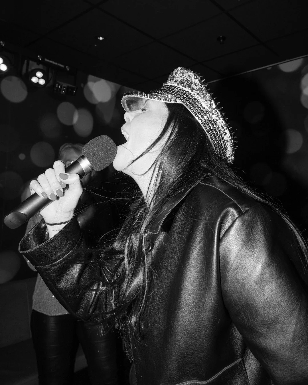 Nytt &aring;r = nya AW-vanor 😎

G&ouml;teborgs roligaste After Work hittar du hos oss 🕺
🍕 Gratis pizza
🪩 Gratis karaoke i studio
🍸 Schyssta priser p&aring; dryck i baren.

Varje fredag 17&ndash;19 &mdash; ses d&auml;r 🎤

#starkaraoke #afterwork