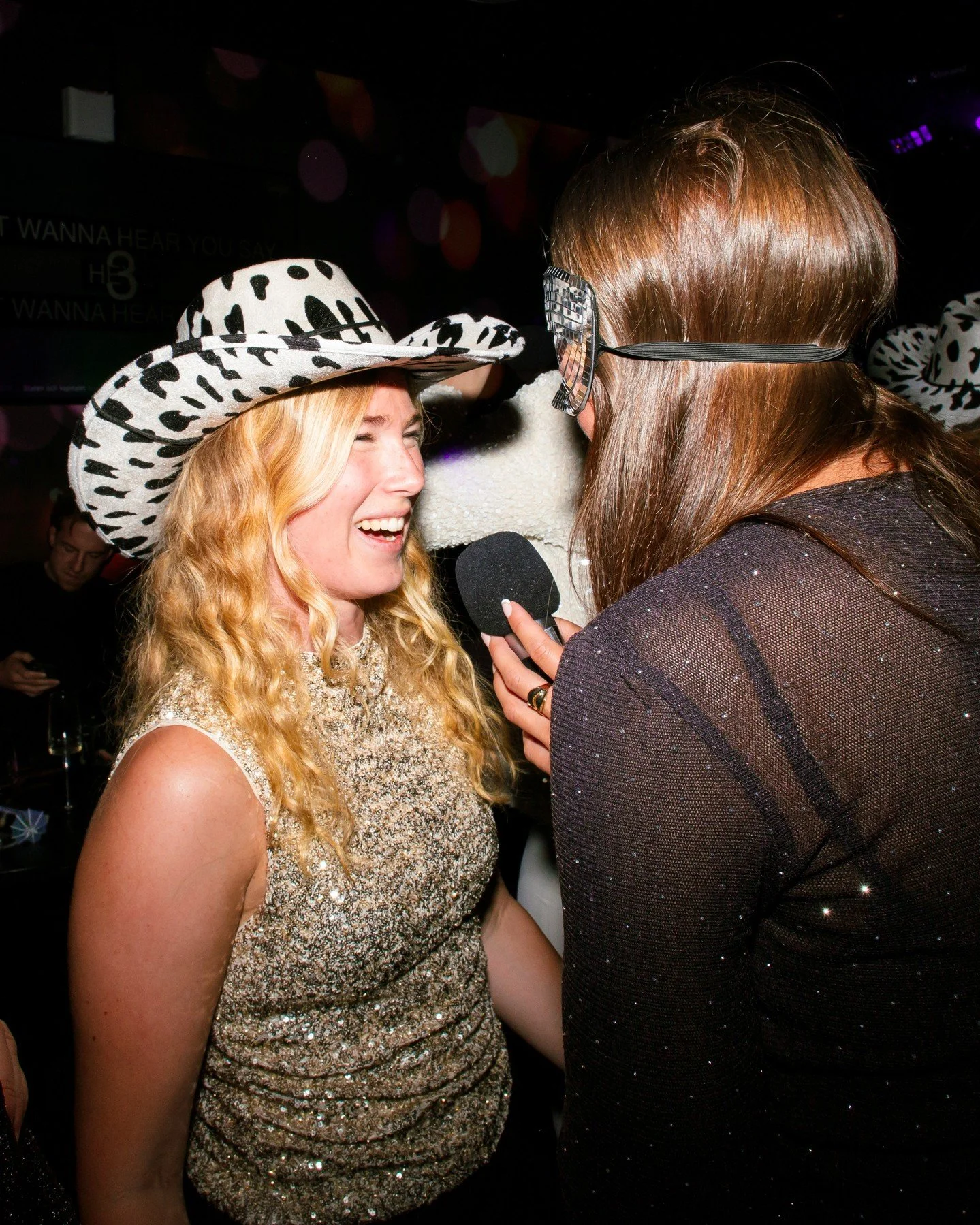 Ljusa kv&auml;llar, varmare vindar och vi bara l&auml;ngtar efter&hellip; karaoke! 🎤

Dags att l&aring;ta st&auml;mbanden blomma och festen b&ouml;rja! 💃🍸

#karaoke #starkaraoke #g&ouml;teborg