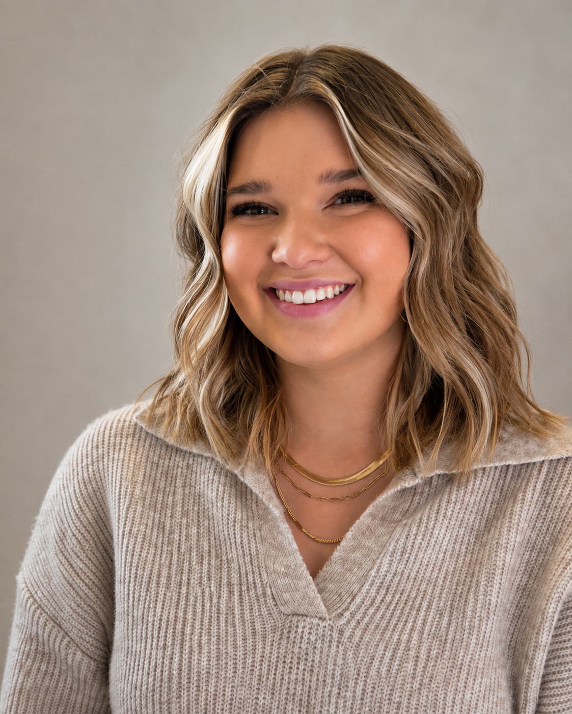 Experienced hair stylist with Clean Beauty Hair products