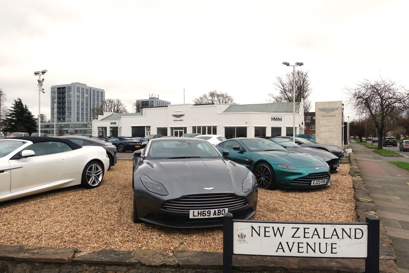 theme2architects — Study for a Surrey based luxury car retailer to extend the existing Aston Martin Showrooms workshop