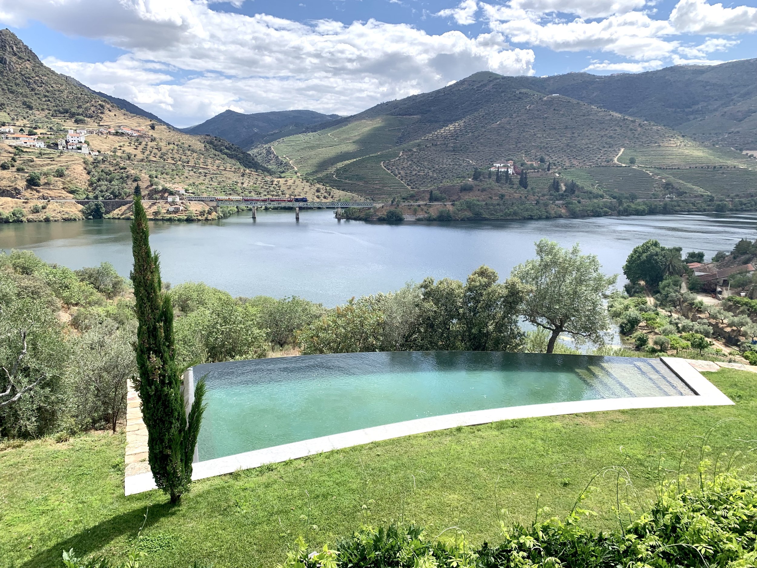 theme2architects — Rebuilding and extending a Winery in the world heritage area of the Douro Portugal