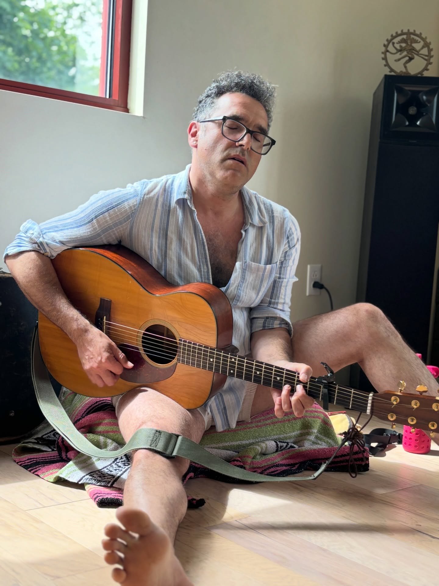 🎶 Upcoming Classes with Live Music 🎶 Join us at the SoPo Studio for a special 9:30AM Flow with Gretchen, featuring live music by Russell Kaback!

Thursdays: February 19 + March 19 

Move, breathe, and flow to the energy of live acoustic sound &mdas