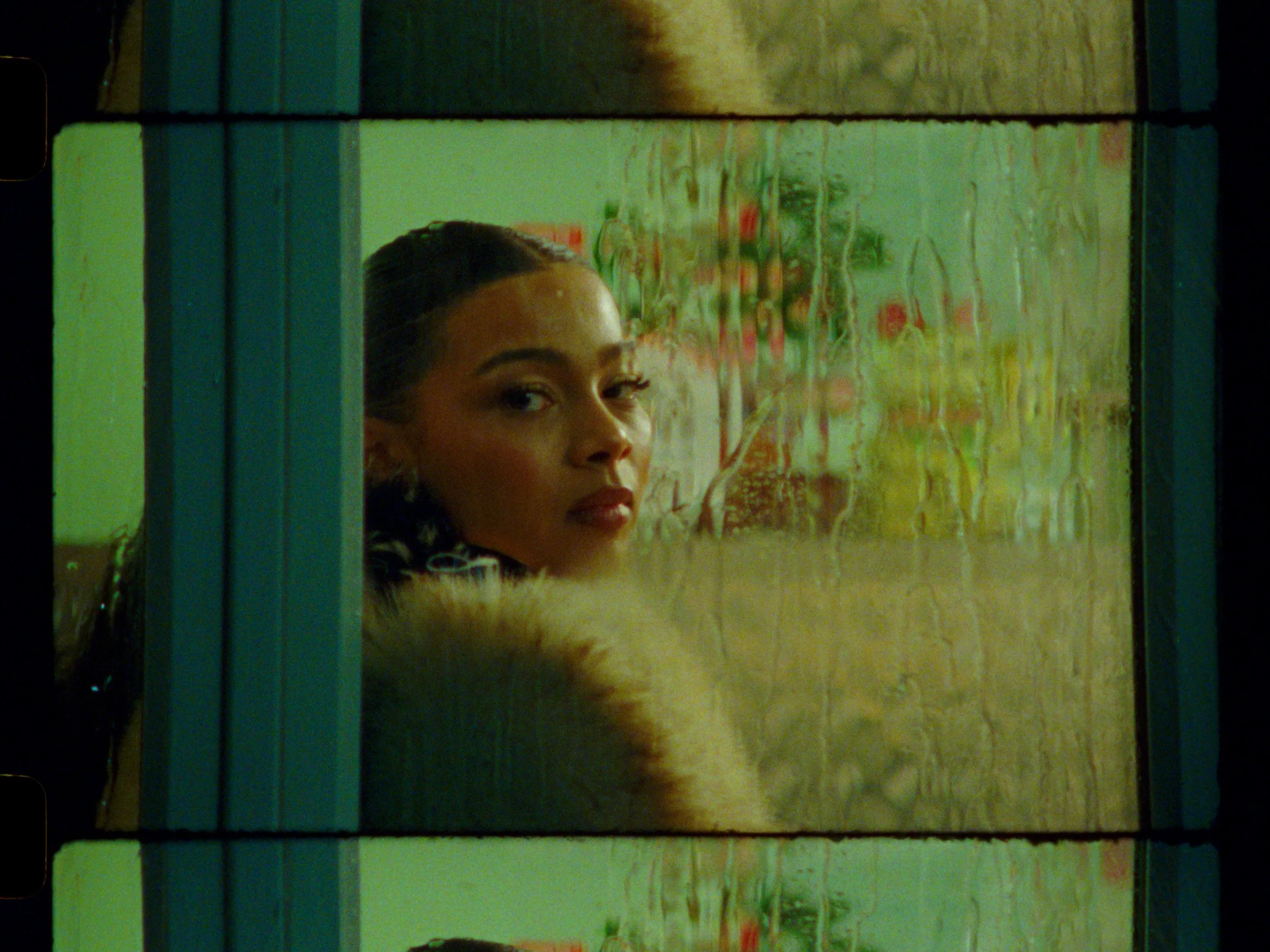 BROOKE TEARS_5K_4444_24FPS_LR001_LOG.00_30_03_14.Still007.jpg