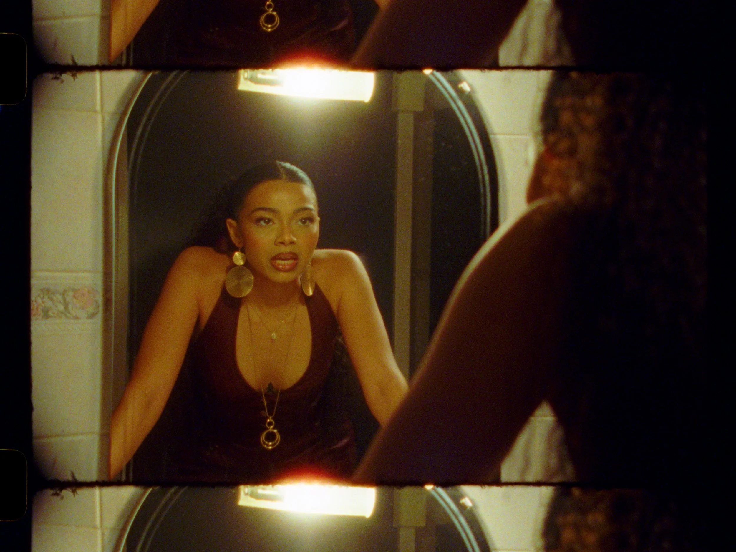 BROOKE TEARS_5K_4444_24FPS_LR001_LOG.00_24_11_00.Still011.jpg