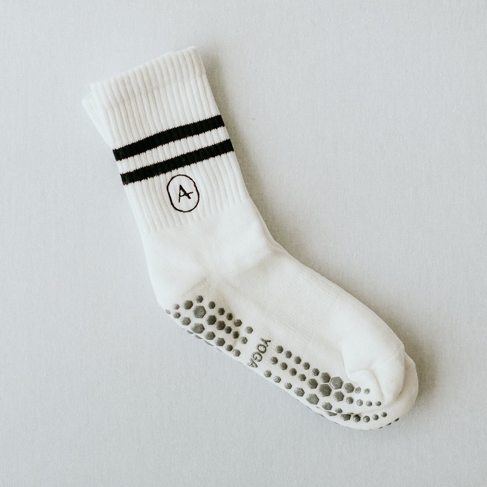 Yoga Grip Socks (Grey Magenta) – Ellie