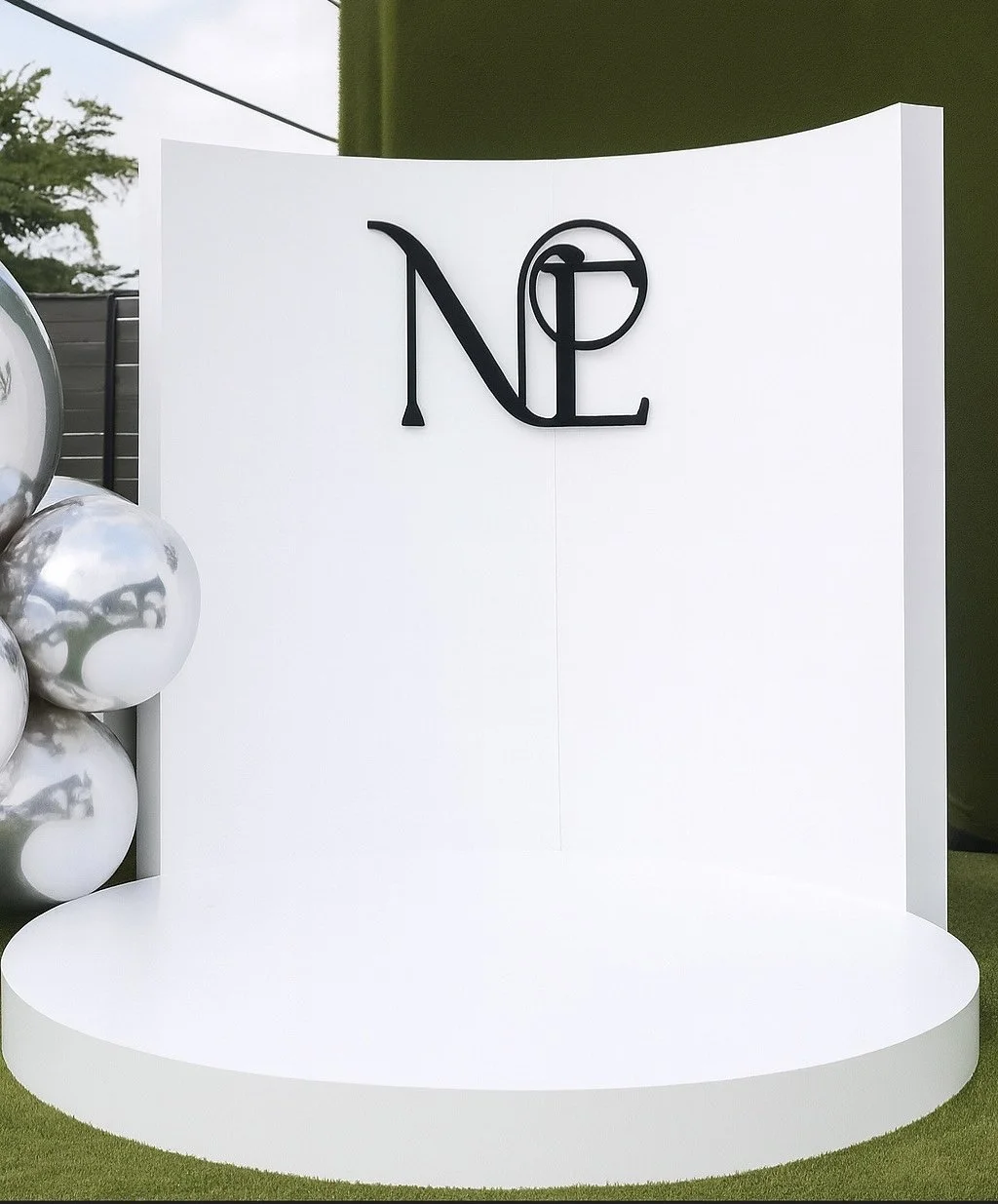 The Curve Backdrop and Stage