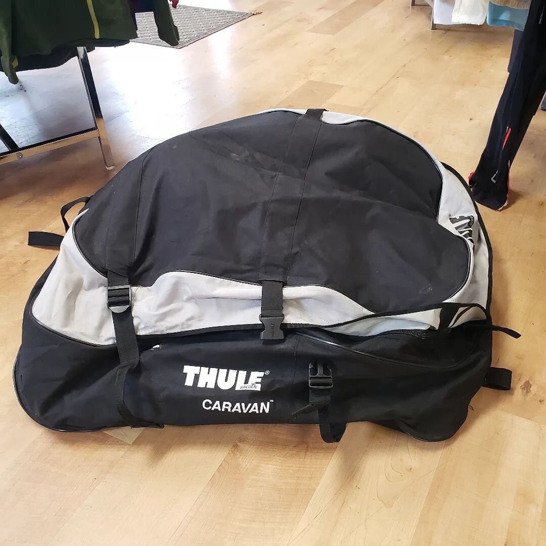 Thule Caravan Roof Bag (doubles as a Nap Pod 😅)
$30