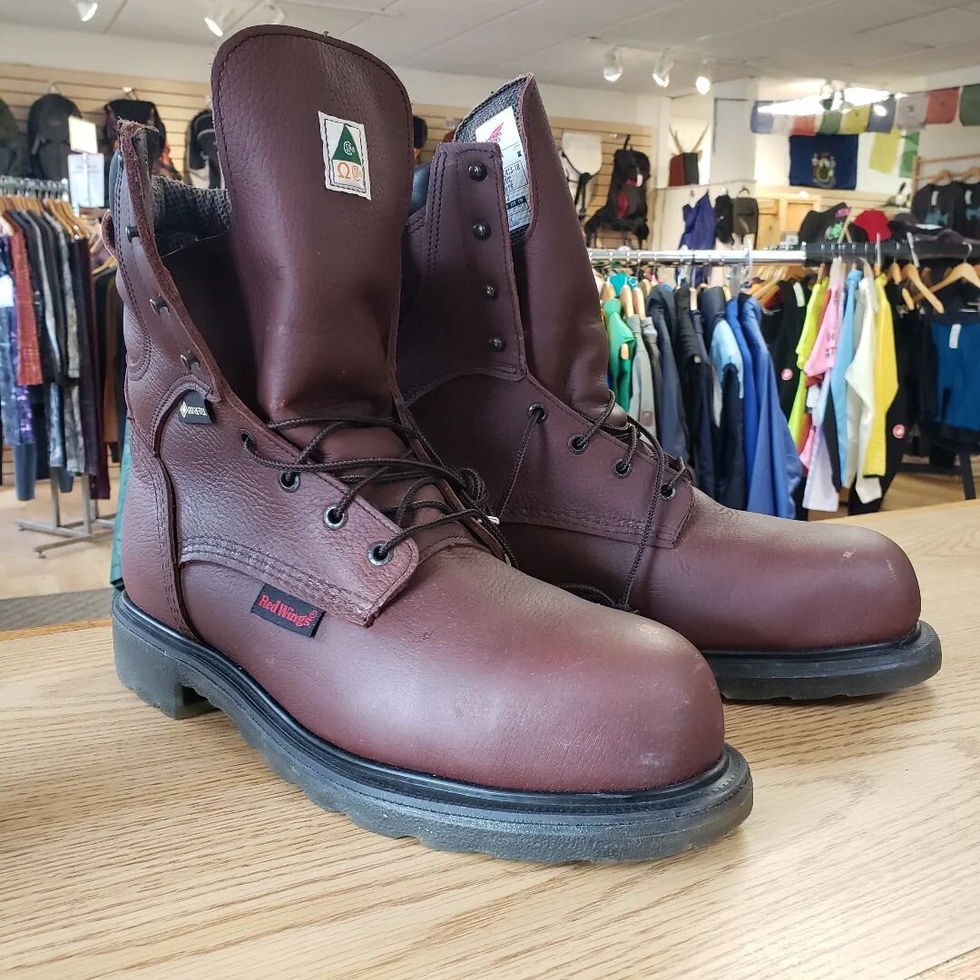 Steel Toe Safety Boots! 🔨

Red Wing Supersole 2.0 Insulated Safety Boots
Men's 11.5
$194

Blundstone Steel Toe Boots
Men's 13
$75

Redwing Steel Toe Work Boot
Men's 12
$104