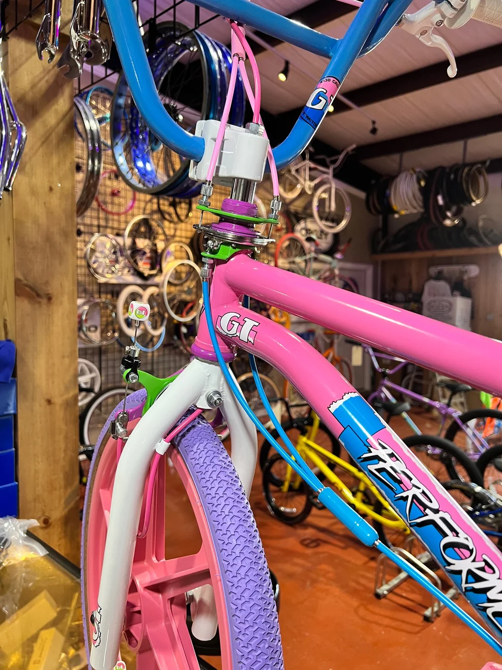 Pink gt performer clearance