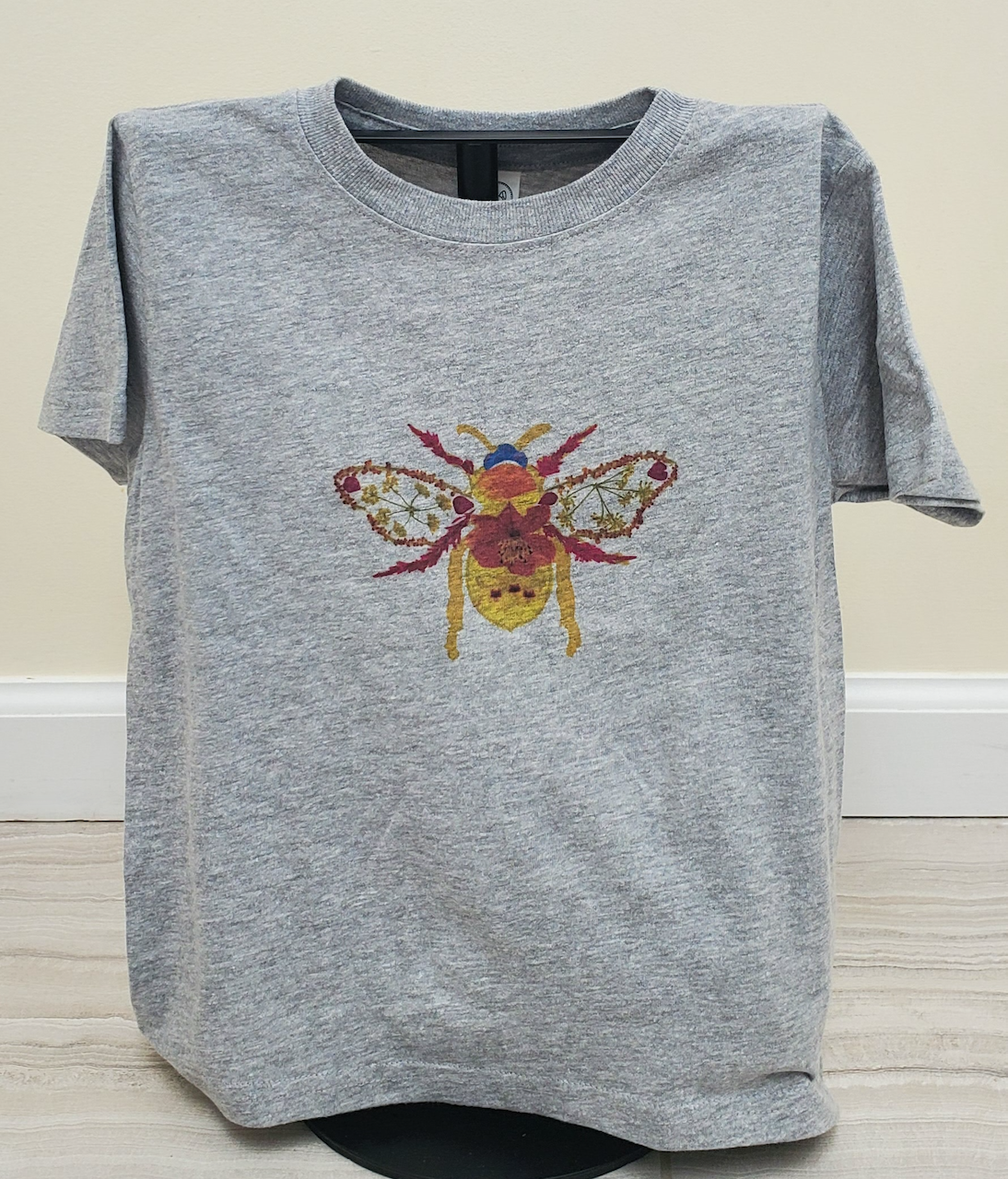 Bee grey.png