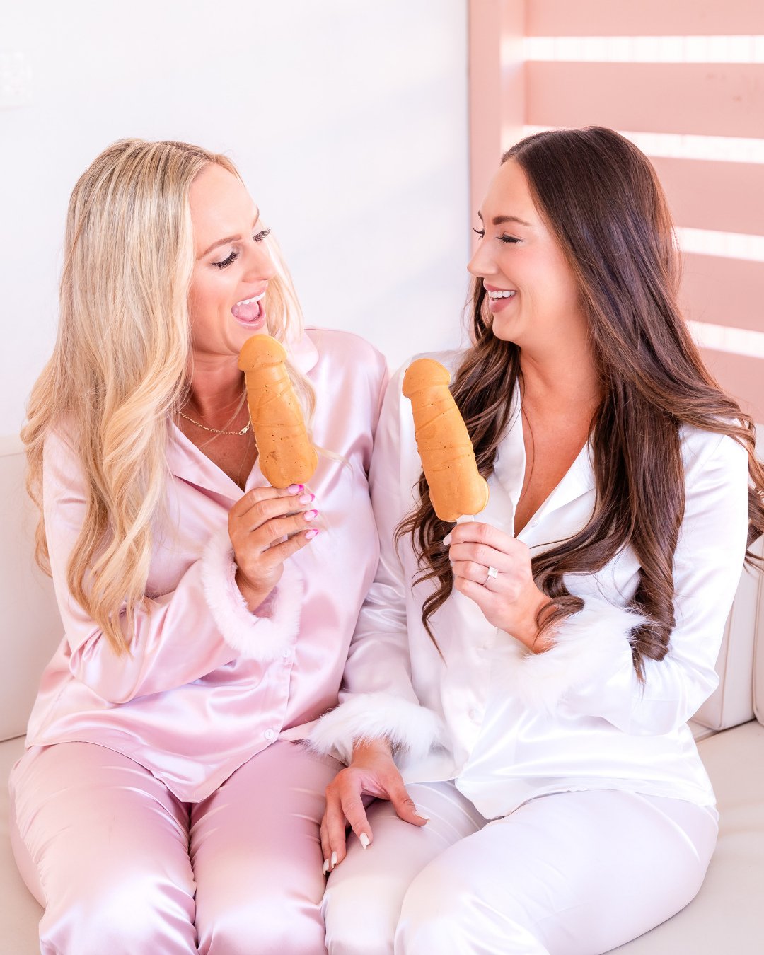 She&rsquo;s giving main character energy and bridal Barbie glam with this sparkle filled backdrop, mini white dress, and the cutest bachelorette heels. We LOVE a bride who brings the drama 💃⁠
Let&rsquo;s make your photo ops just as extra.⁠
⁠
👰 Plan