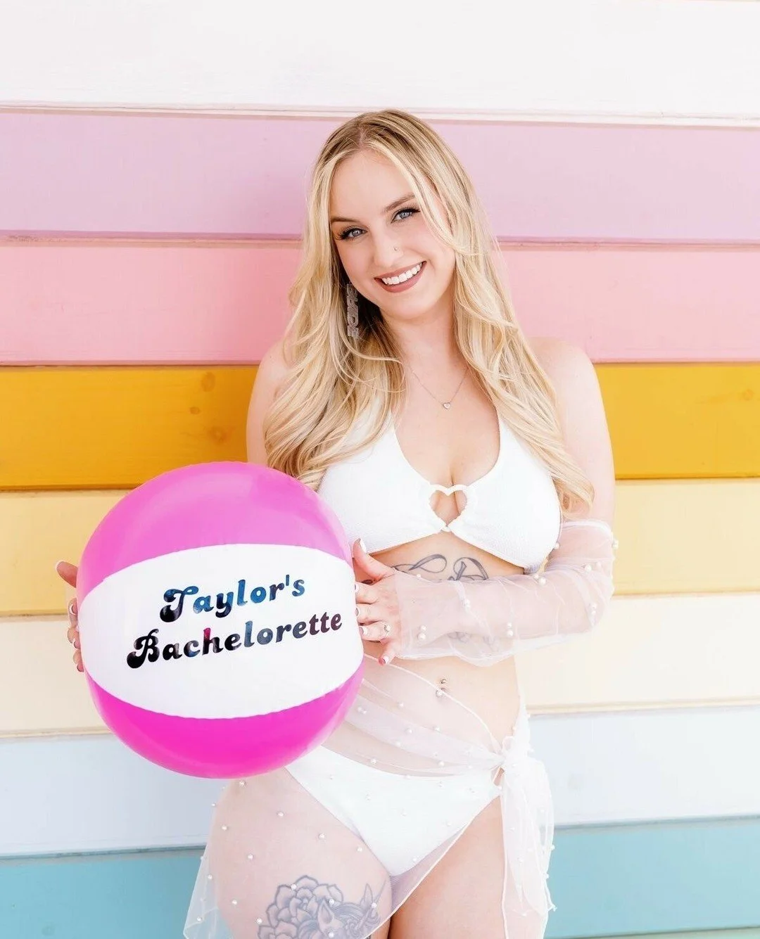 Personalized beach balls will forever be a YES for me 💗🏖️✨⁠
There&rsquo;s just something about a custom detail that makes the whole weekend feel elevated, intentional, and a little extra in the best way 💅🏼💖 Taylor&rsquo;s bachelorette was full o