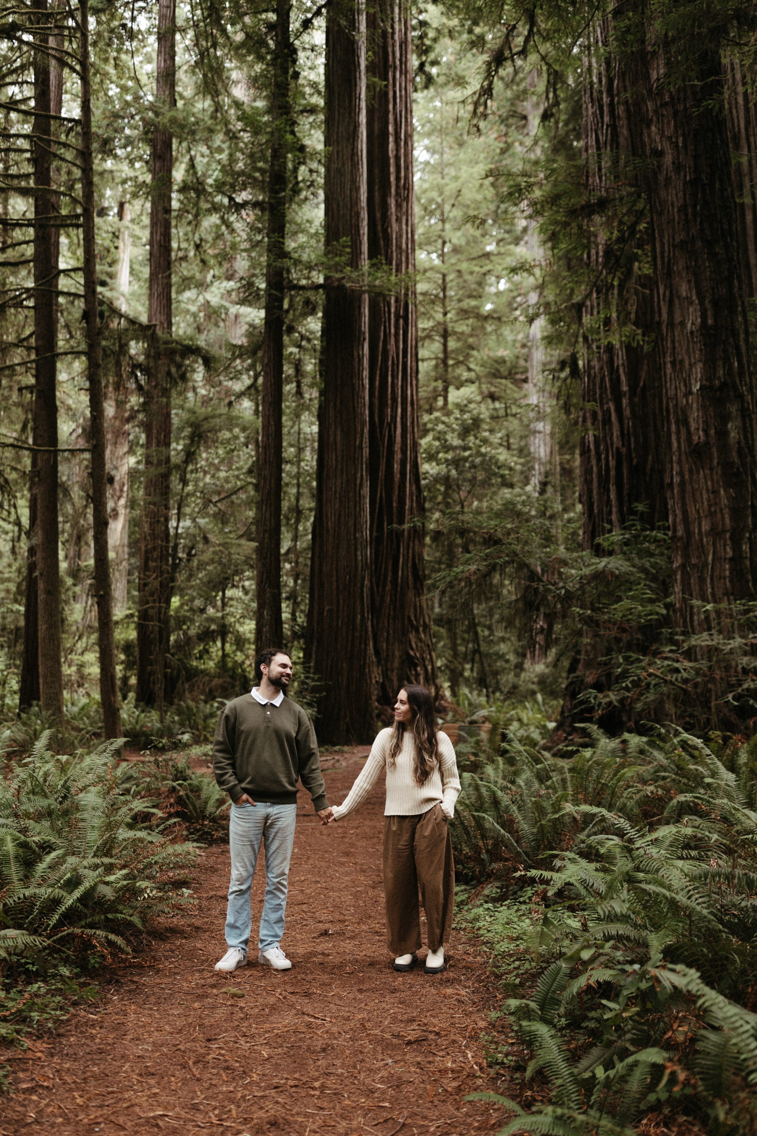 couples-engagement-photos-han-kat-studio-pnw-california-redwoods-29.jpg