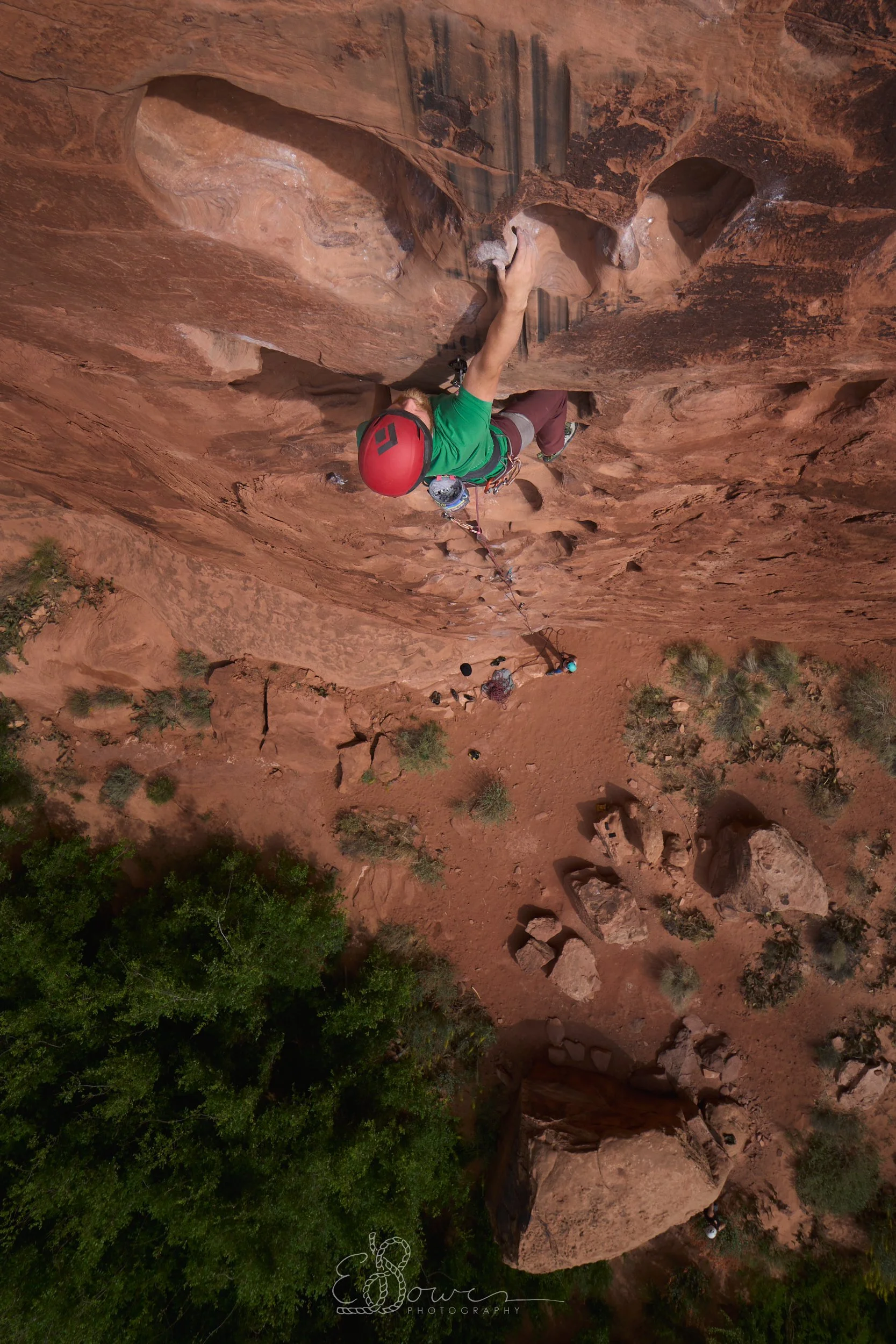 POCKET ROCKET
Shot in Moab, UT | April 2025
23 mm | f/5.6 | 1/500 s | ISO 100
utah.,