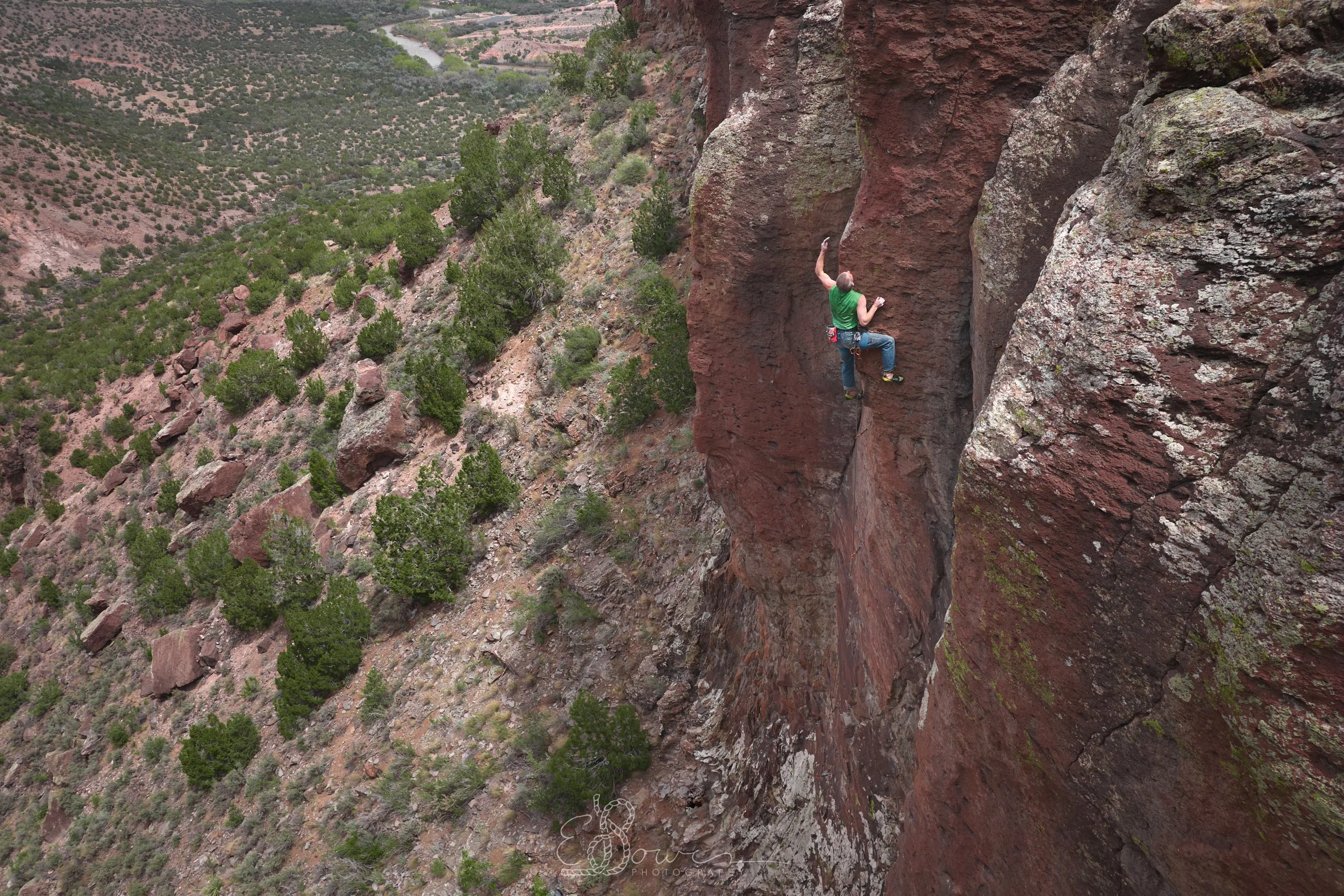 BIOMECHANOID I
Shot in White Rock, NM | May 2025
24 mm | f/3.2 | 1/500s | ISO 100
new mexico.