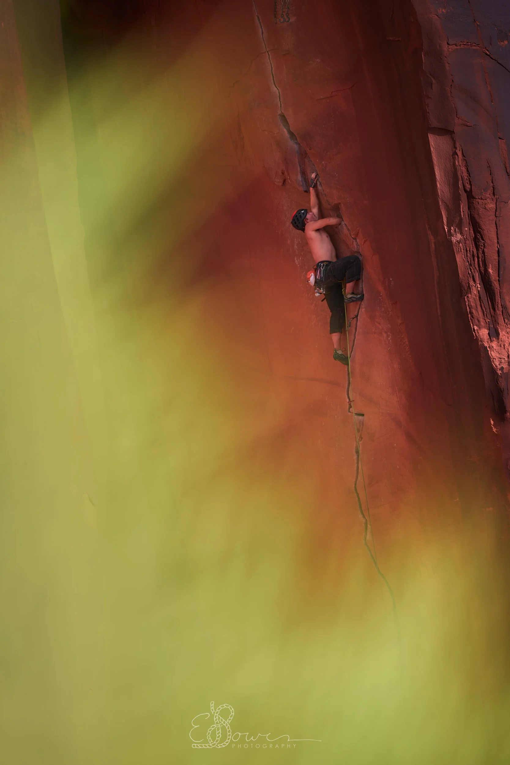  ANNUNAKI I  
 Shot in Indian Creek, UT | November 2025   
180 mm | f/2.8 | 1/640 s | ISO 100
  utah., 