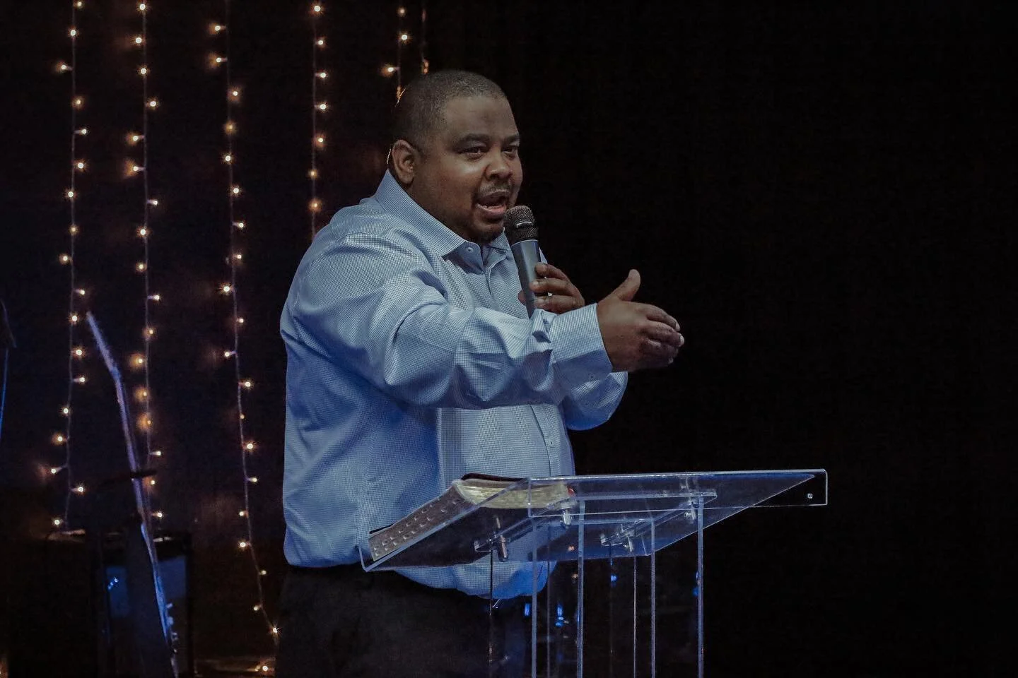 E o nosso Pastor @_prgeison nos trazendo uma palavra poderosa com o tema “A Didática de Deus” 🔥 
A palavra já está disponível em nosso canal do YouTube! 📲▶️