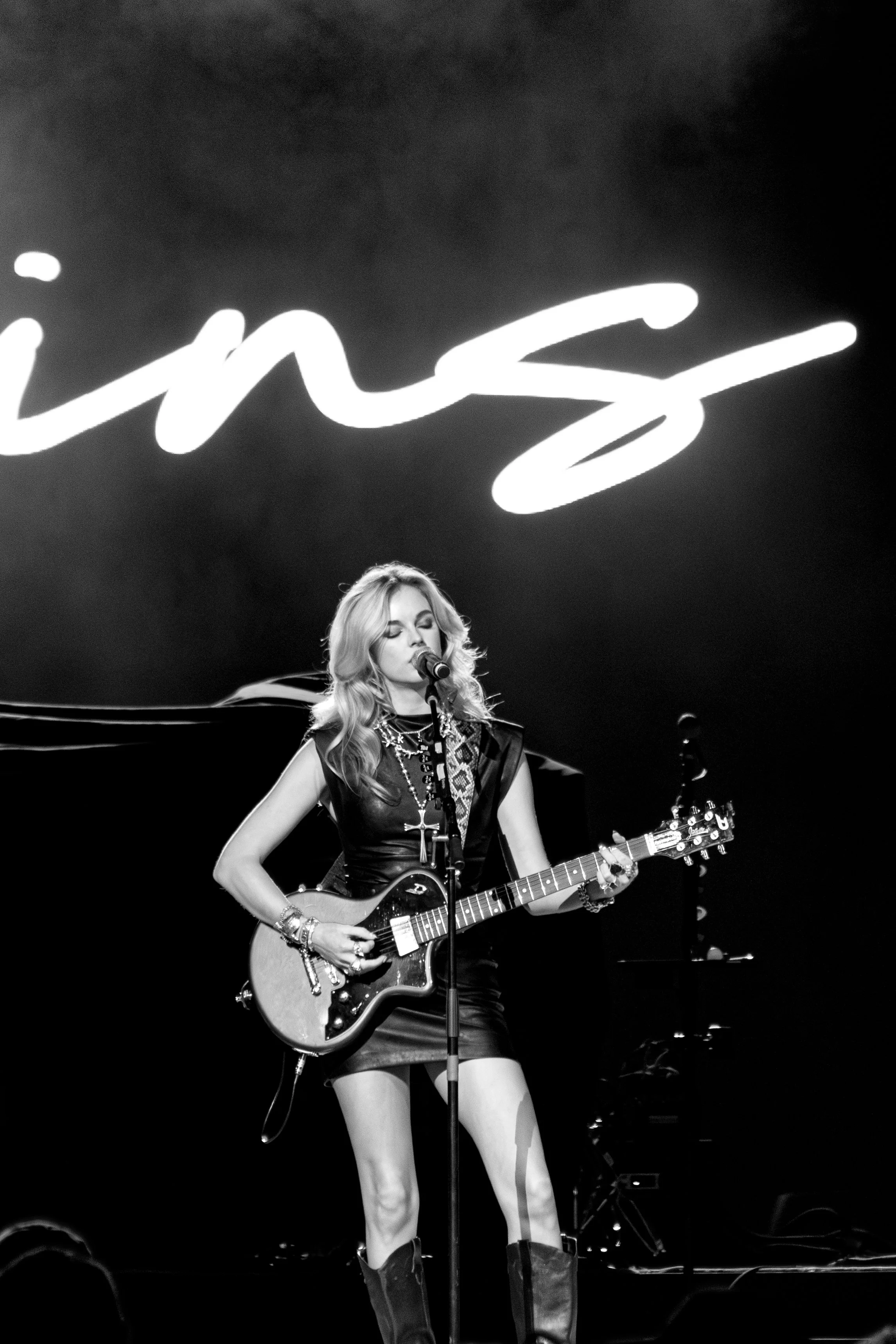 Karley Scott Collins High & Alive Tour | United Center in Chicago