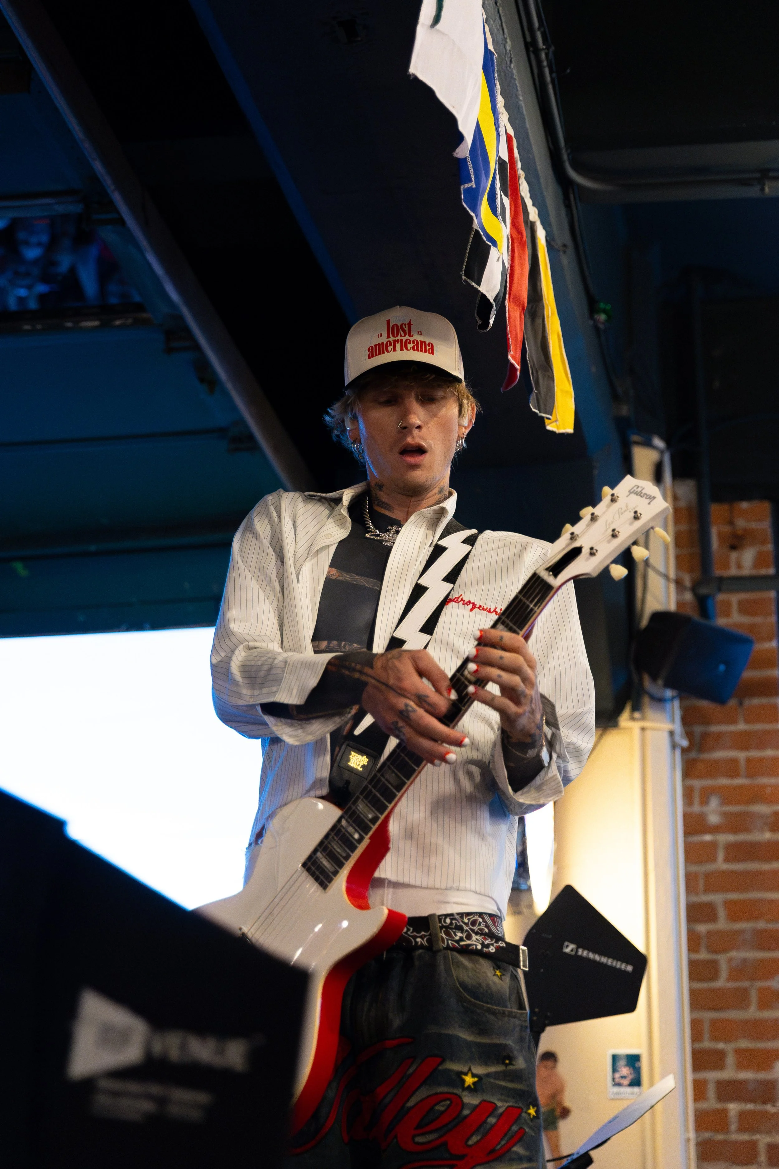 mgk-1.jpg