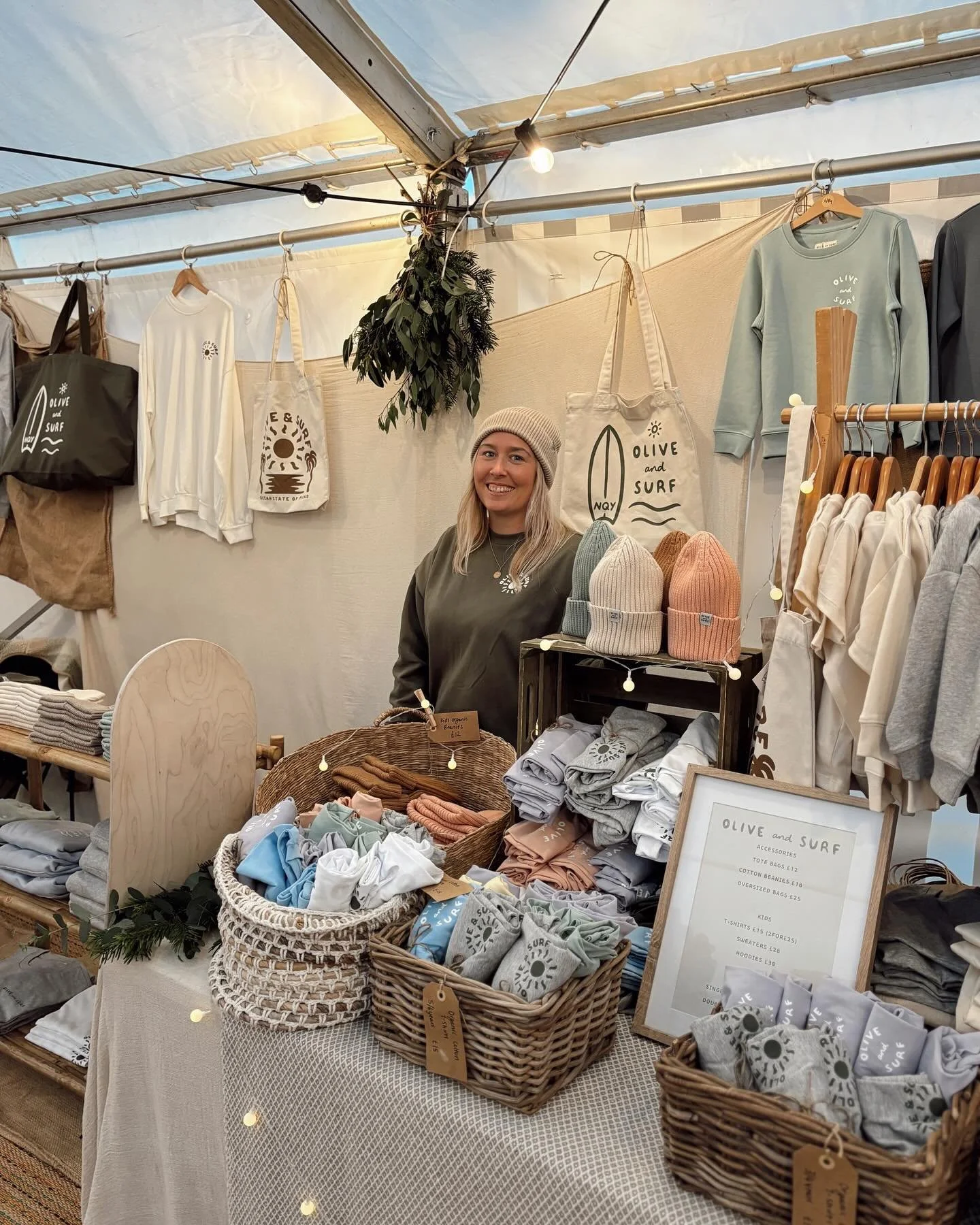 ✨ We&rsquo;re Open in Newquay! ✨

 @cornwallshopsmall @newquayfarmersmarket @lovenewquay 

We&rsquo;re here at The Killacourt until 9 PM tonight! 🌙

There&rsquo;s so much happening&mdash;live music, festive vibes, and all your favourite small busine