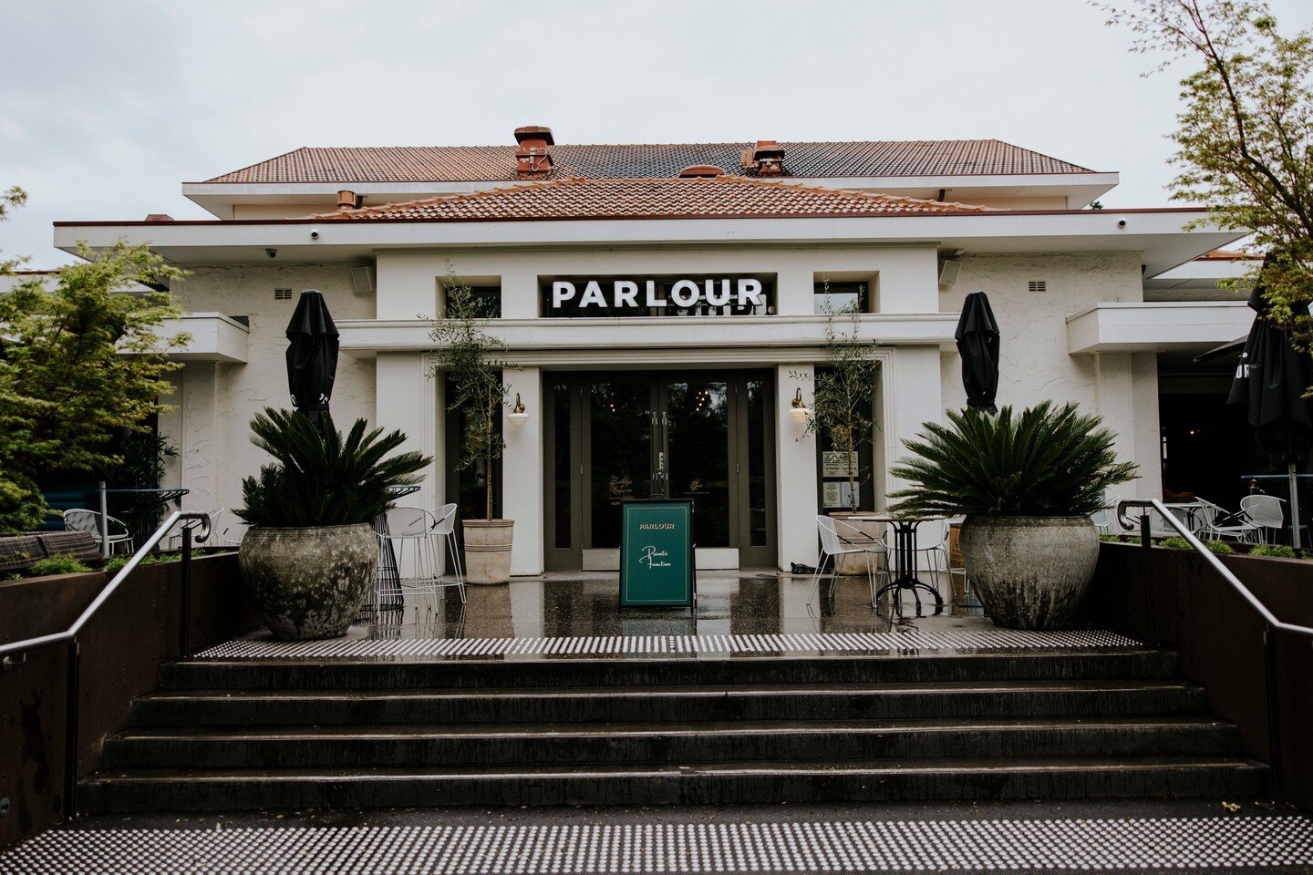 One of my favourite wedding venues to perform at. Shout out to the amazing staff at @Parlour - Really looking forward to seeing you all again real soon! 🧡⁠
⁠
📍@parlourdining⁠
📷 @allgrownupweddings⁠
.⁠
.⁠
#djtrumpet #djsaxwedding #djsaxophone #part