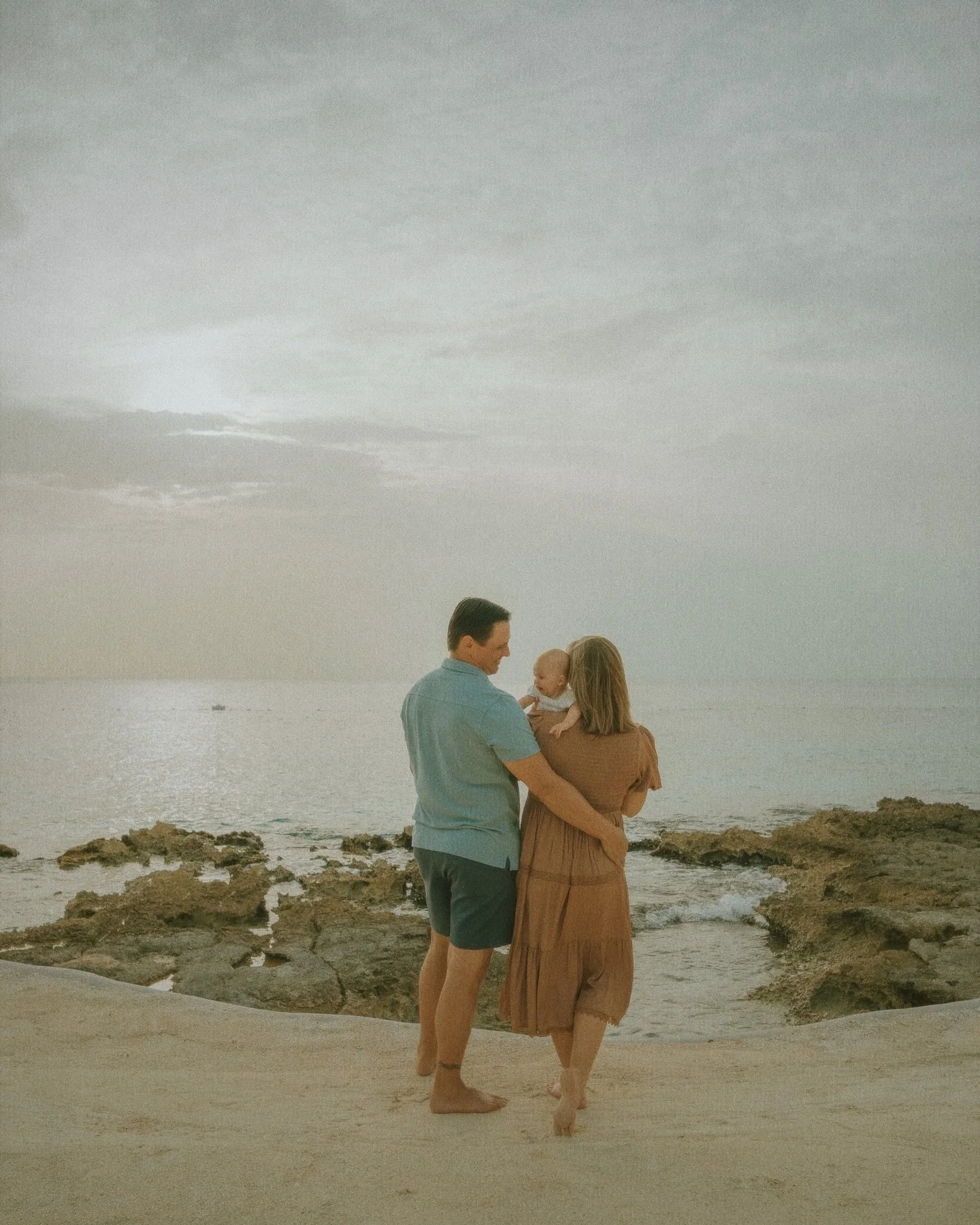 A soft promise &mdash; Always, together 🤍

Thank you for letting me capture these lovely moments for you. 🫶🏼

#familyshoot #familyphotos #familyphotographer 
#cozumel #miami #miamiphotographer