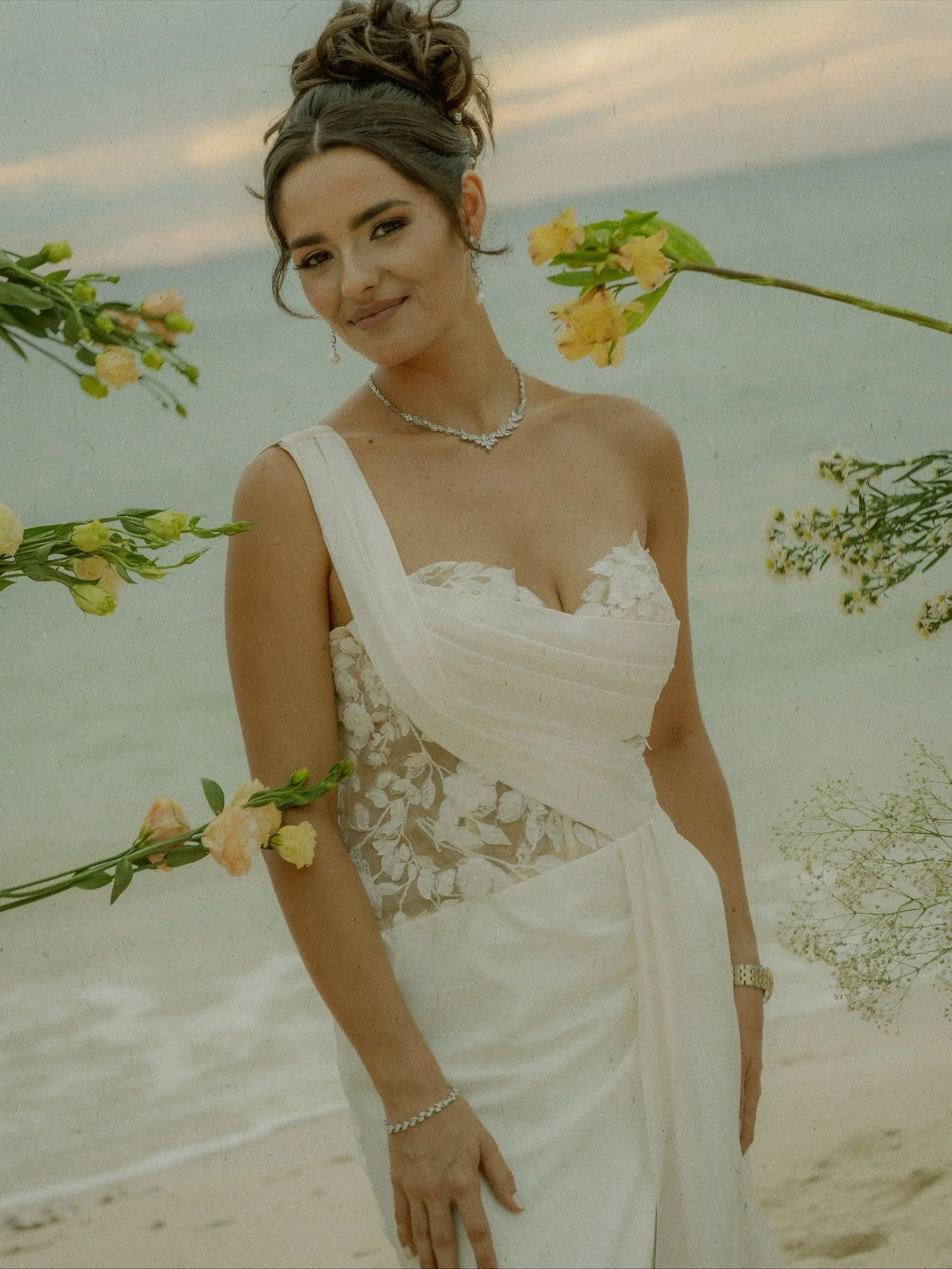 Ammba and Yantar&rsquo;s wedding day was one of those days that felt like a dream. They reminded me of how love really feels: calm, warm and full of connection. 🤍

It was very magical to witness a love like theirs. Thank you thank you thank you for 