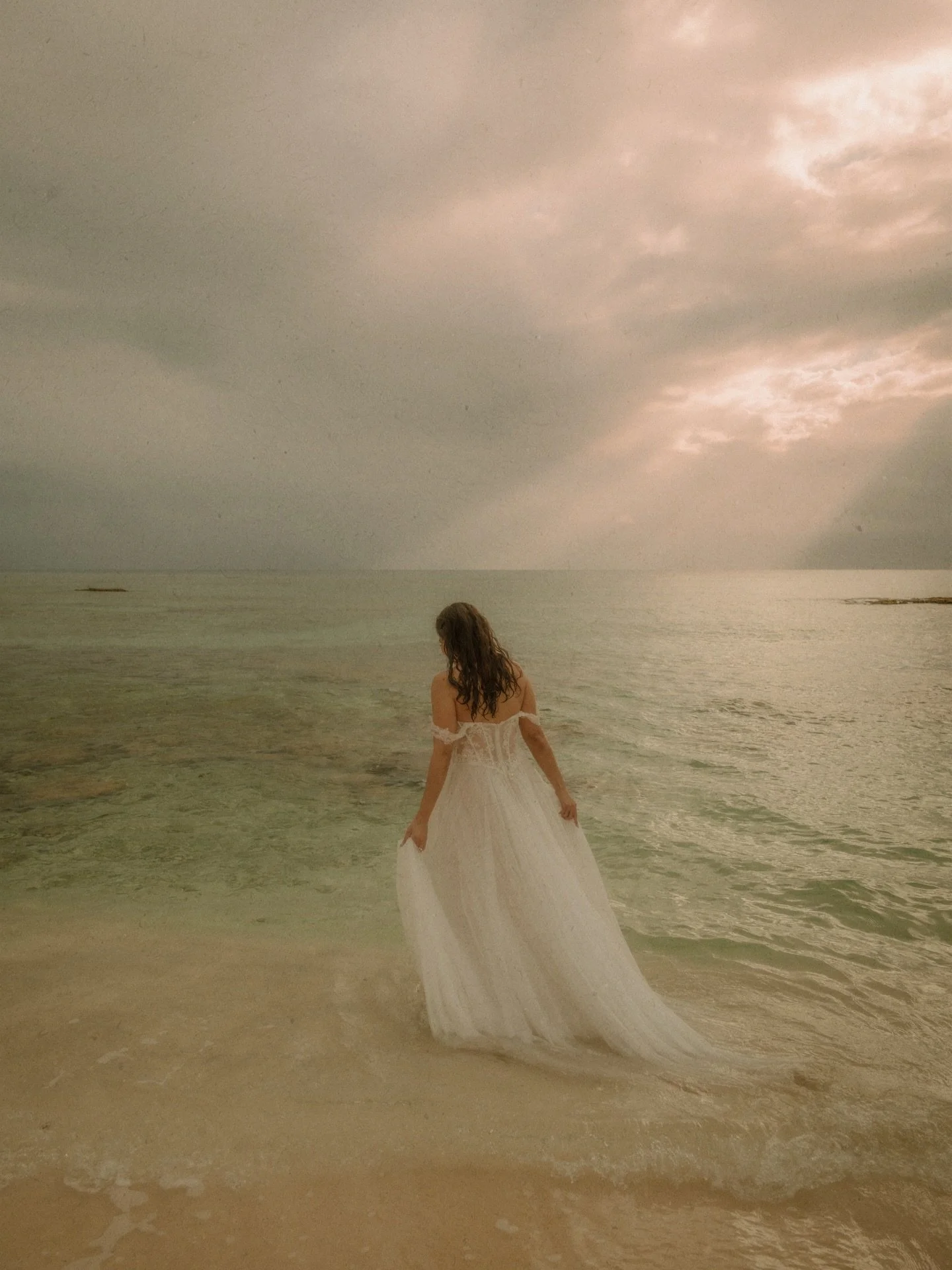 Look at the magic all around you 🤍

📍Cozumel, Mexico.

#cozumelphotographer #portraitphotographercozumel #couplesphotographercozumel #weddingscozumel #microweddingscozumel