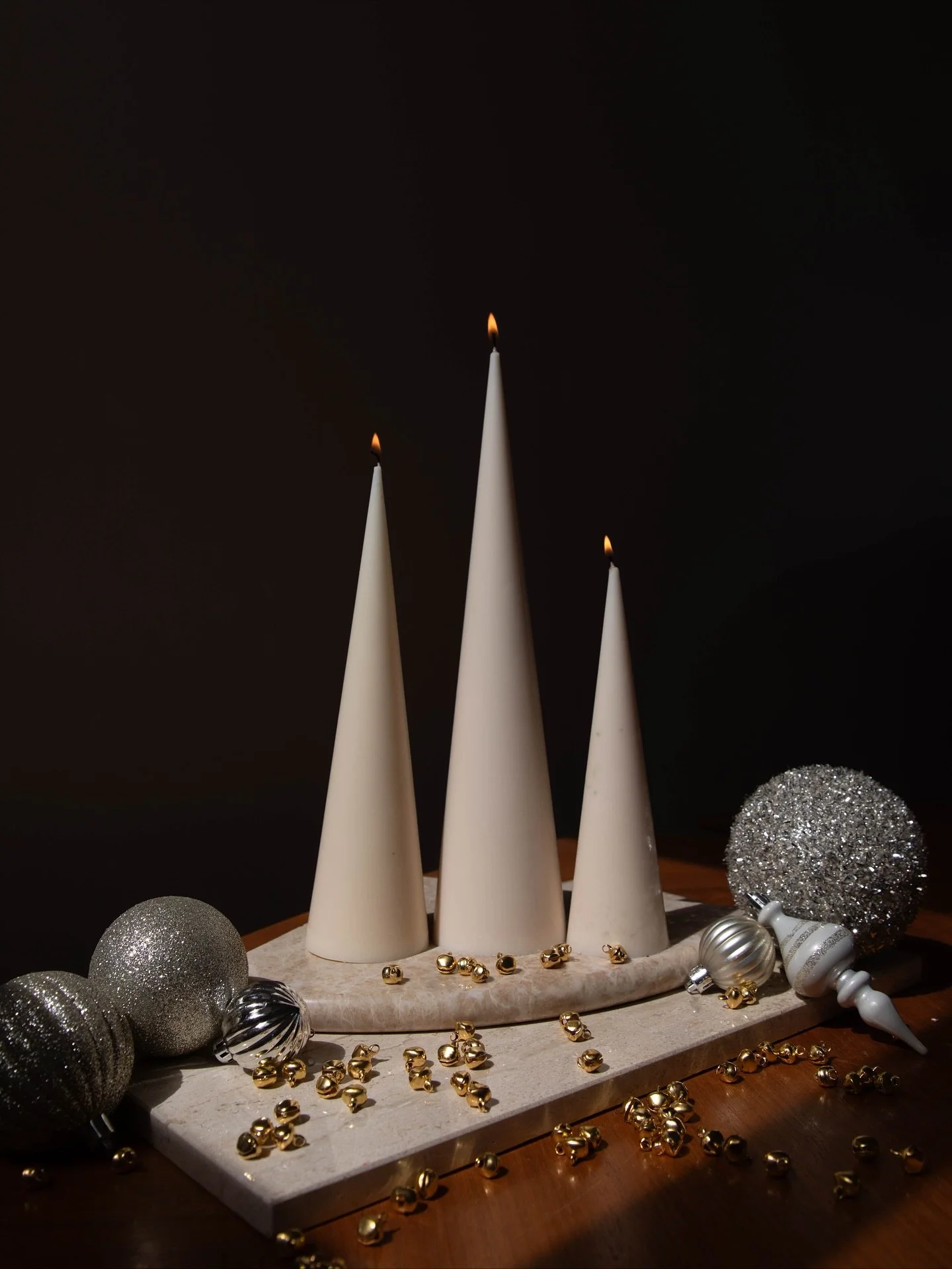 December is better by candlelight.
Celebrate the season with scents, forms, and glows made for Christmas.
•
•
#holidayseason #luxurycandle #giftideas #christmas