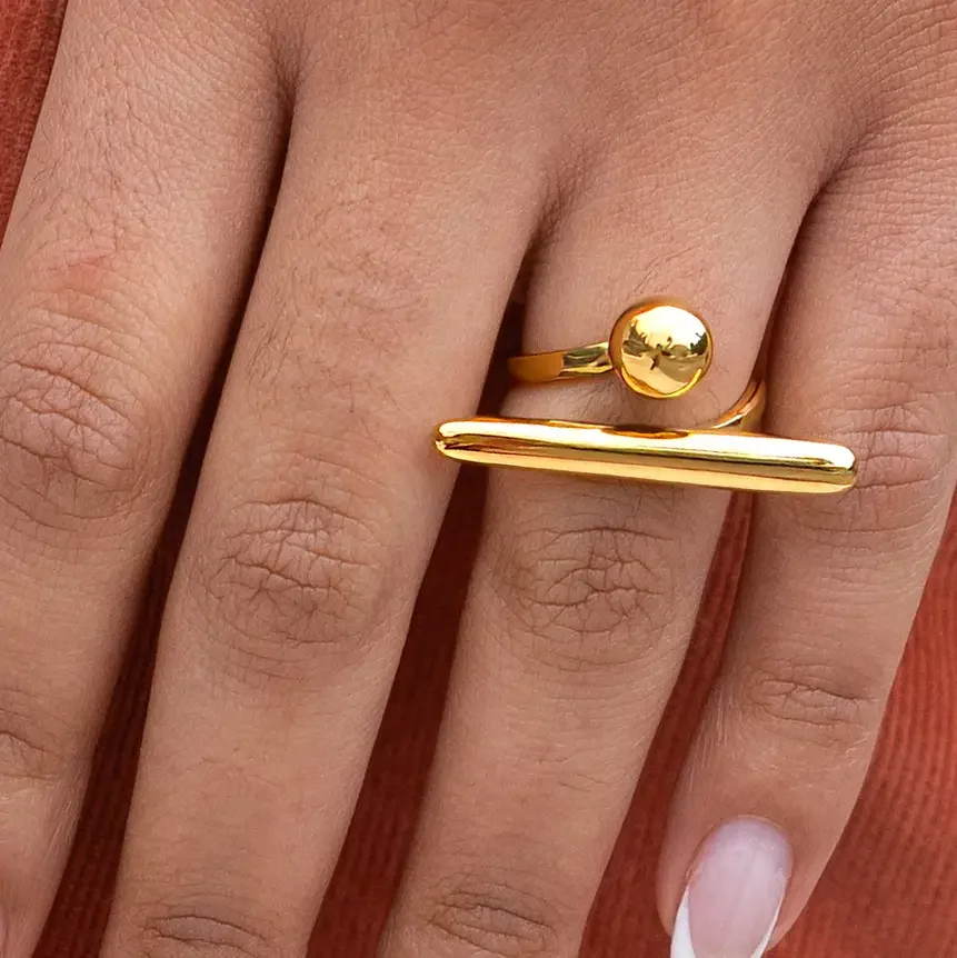 balanced ring gold.webp