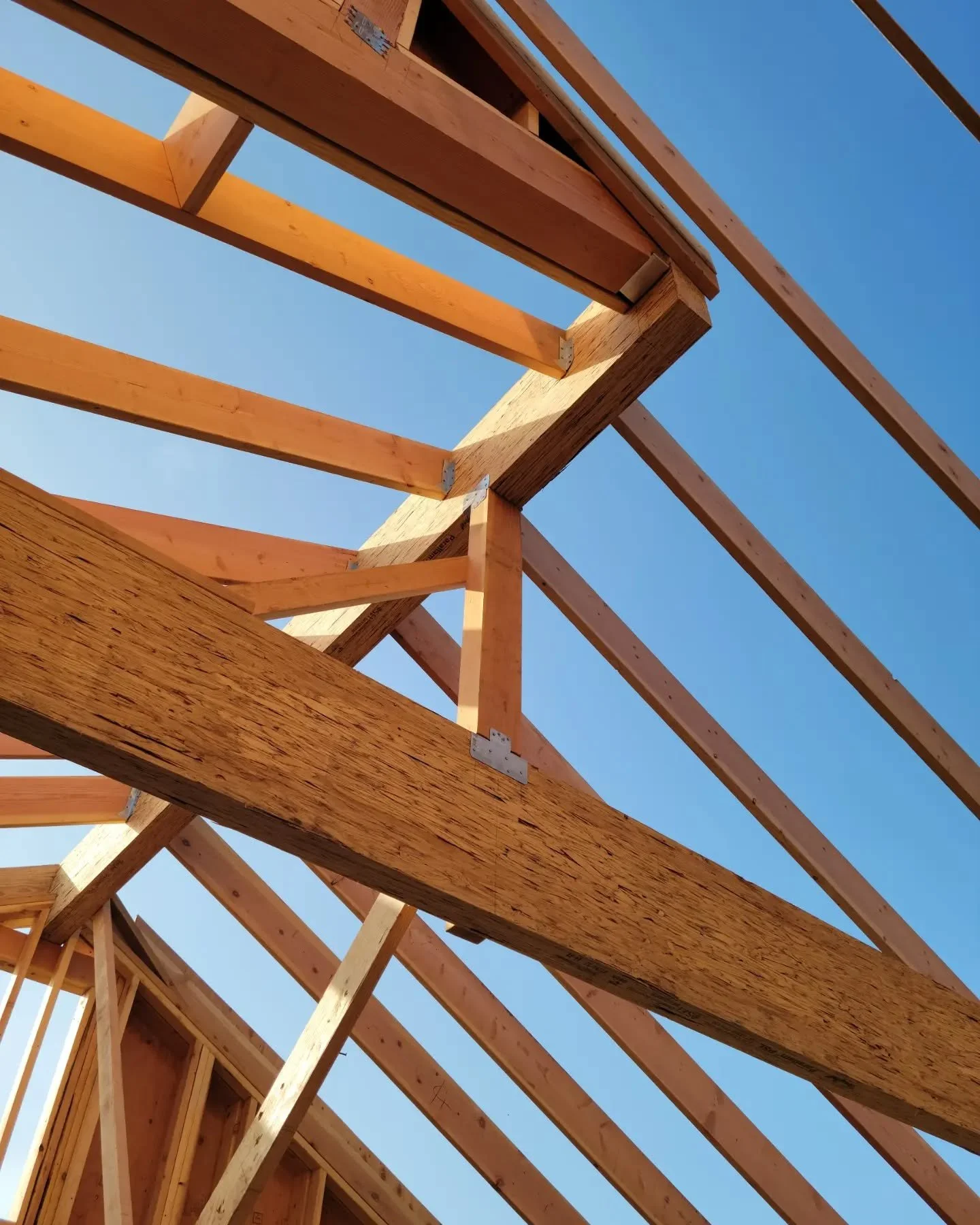 Framing details on our Hope Ranch house. 

#customhomebuilder #framing #buildinghomesandrelationshipsthatlastforgenerations