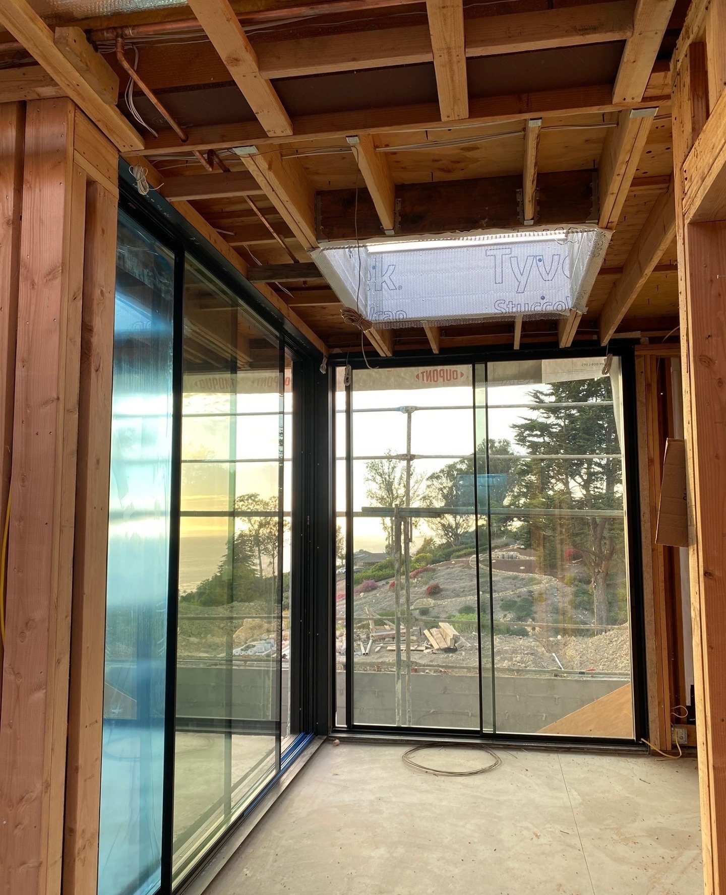 This window wall we're installing looks out over the ocean and is what custom home dreams are made of.⁠
.⁠
.⁠
.⁠
#holehouseconstruction #customhome #custombuilt #builttolast #contractor #builder #santabarbaracontractor #montecito #hoperanch #building